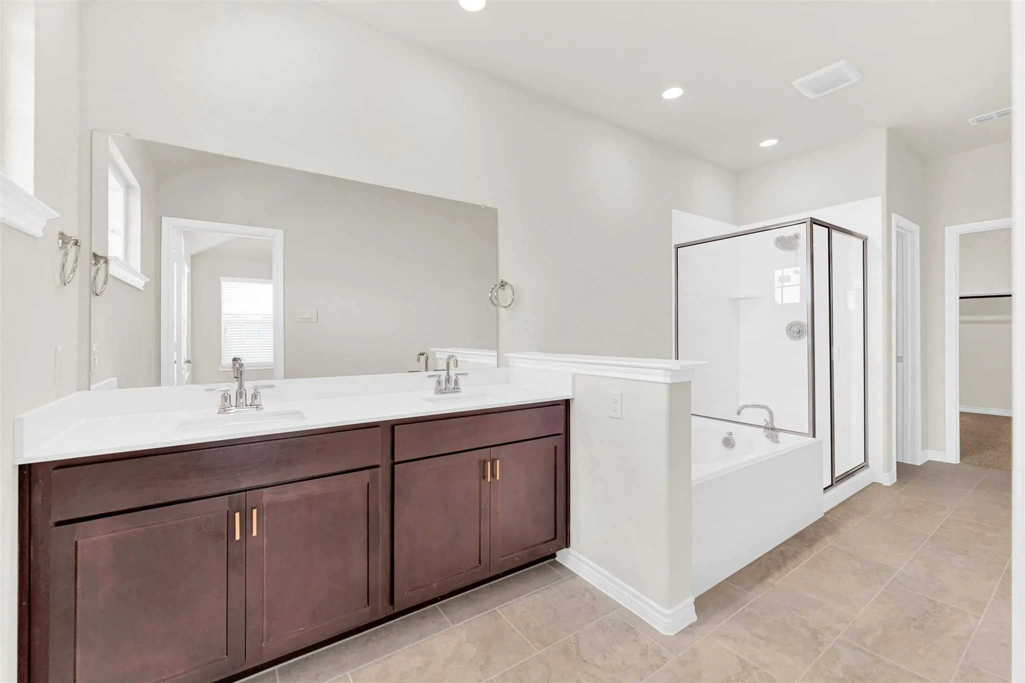 Townhouse For Rent in Rockwall County , 1328 Kimzey Street, Royse City, Texas 75189, 3 Bedroom, 3 Bathroom, 2 Garage spaces, 1,893 Sqft, built in 2024, mls#21348017, Real Estate Agent in Royse City, Homes For Rent in Rockwall county, Homes For Rent in Royse City, Realtor in Royse City Texas, Real Estate Brokerage Independent Realty Texas, Luminita Cordes Realtor