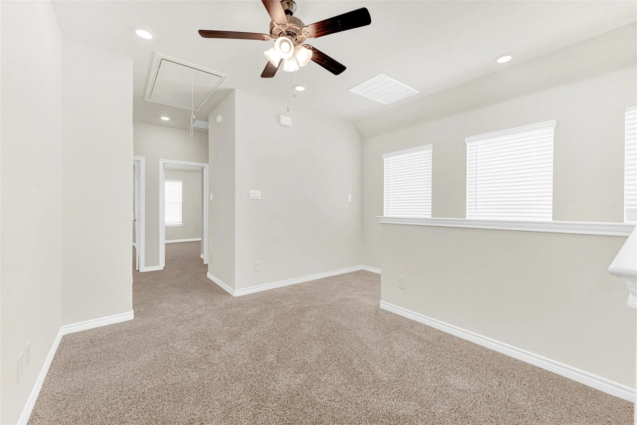 Townhouse For Rent in Rockwall County , 1328 Kimzey Street, Royse City, Texas 75189, 3 Bedroom, 3 Bathroom, 2 Garage spaces, 1,893 Sqft, built in 2024, mls#21348017, Real Estate Agent in Royse City, Homes For Rent in Rockwall county, Homes For Rent in Royse City, Realtor in Royse City Texas, Real Estate Brokerage Independent Realty Texas, Luminita Cordes Realtor