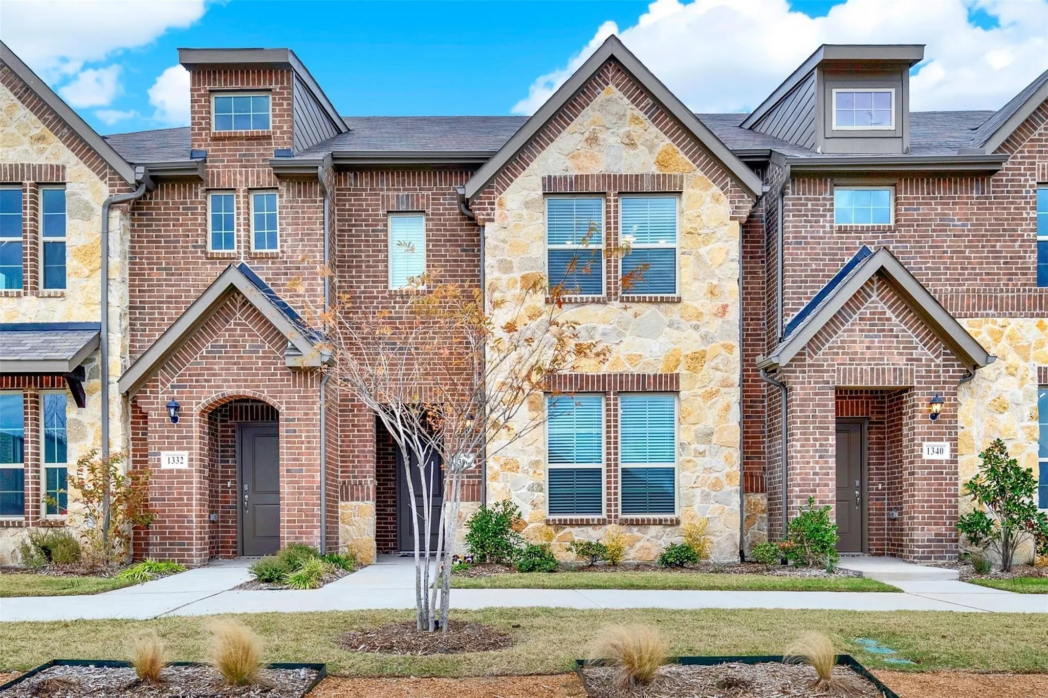 Townhouse For Rent in Rockwall County , 1328 Kimzey Street, Royse City, Texas 75189, 3 Bedroom, 3 Bathroom, 2 Garage spaces, 1,893 Sqft, built in 2024, mls#21348017, Real Estate Agent in Royse City, Homes For Rent in Rockwall county, Homes For Rent in Royse City, Realtor in Royse City Texas, Real Estate Brokerage Independent Realty Texas, Luminita Cordes Realtor