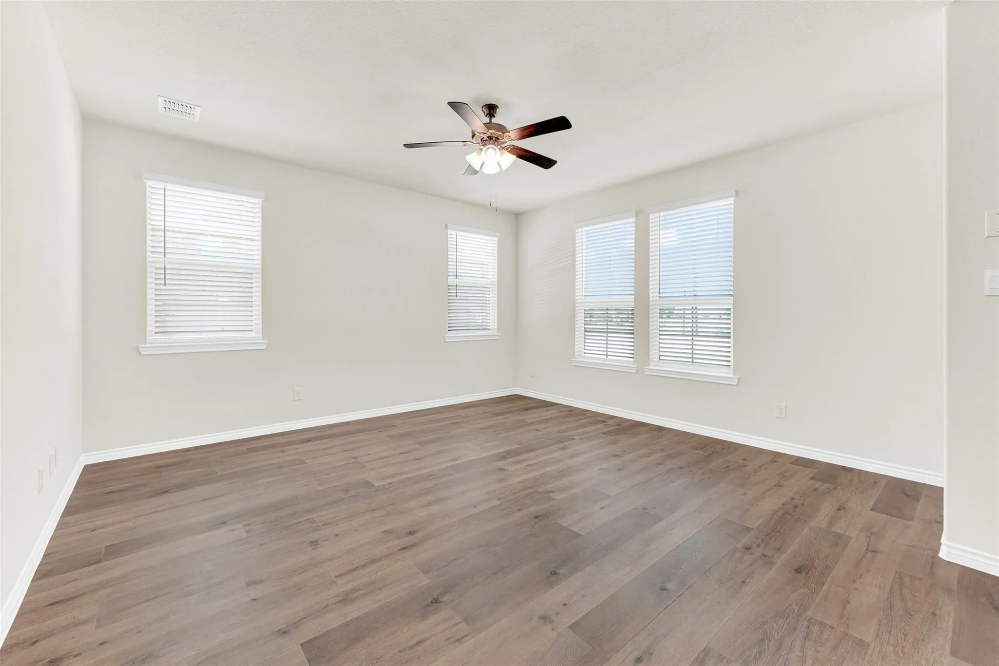 Townhouse For Rent in Rockwall County , 1328 Kimzey Street, Royse City, Texas 75189, 3 Bedroom, 3 Bathroom, 2 Garage spaces, 1,893 Sqft, built in 2024, mls#21348017, Real Estate Agent in Royse City, Homes For Rent in Rockwall county, Homes For Rent in Royse City, Realtor in Royse City Texas, Real Estate Brokerage Independent Realty Texas, Luminita Cordes Realtor
