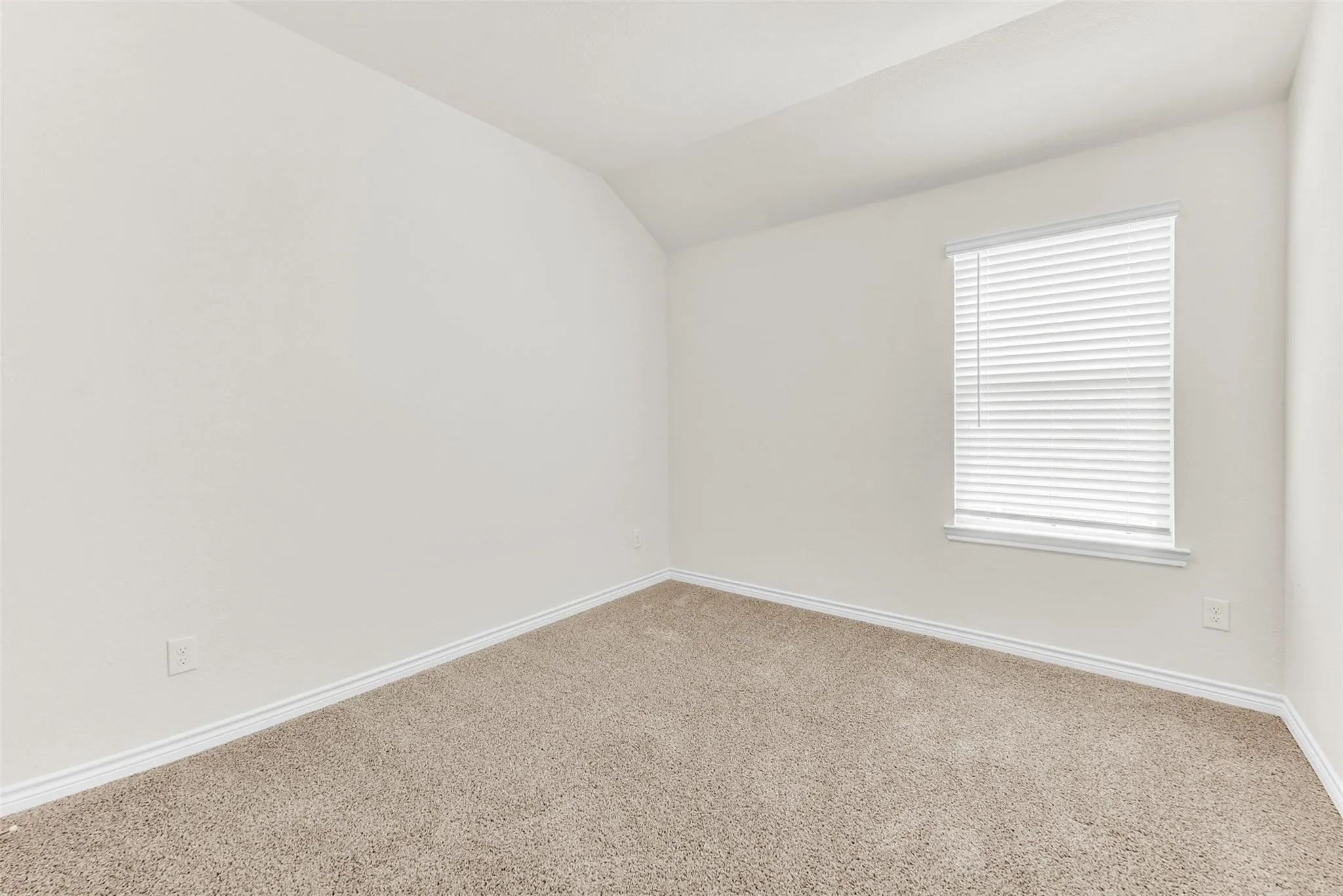Townhouse For Rent in Rockwall County , 1328 Kimzey Street, Royse City, Texas 75189, 3 Bedroom, 3 Bathroom, 2 Garage spaces, 1,893 Sqft, built in 2024, mls#21348017, Real Estate Agent in Royse City, Homes For Rent in Rockwall county, Homes For Rent in Royse City, Realtor in Royse City Texas, Real Estate Brokerage Independent Realty Texas, Luminita Cordes Realtor