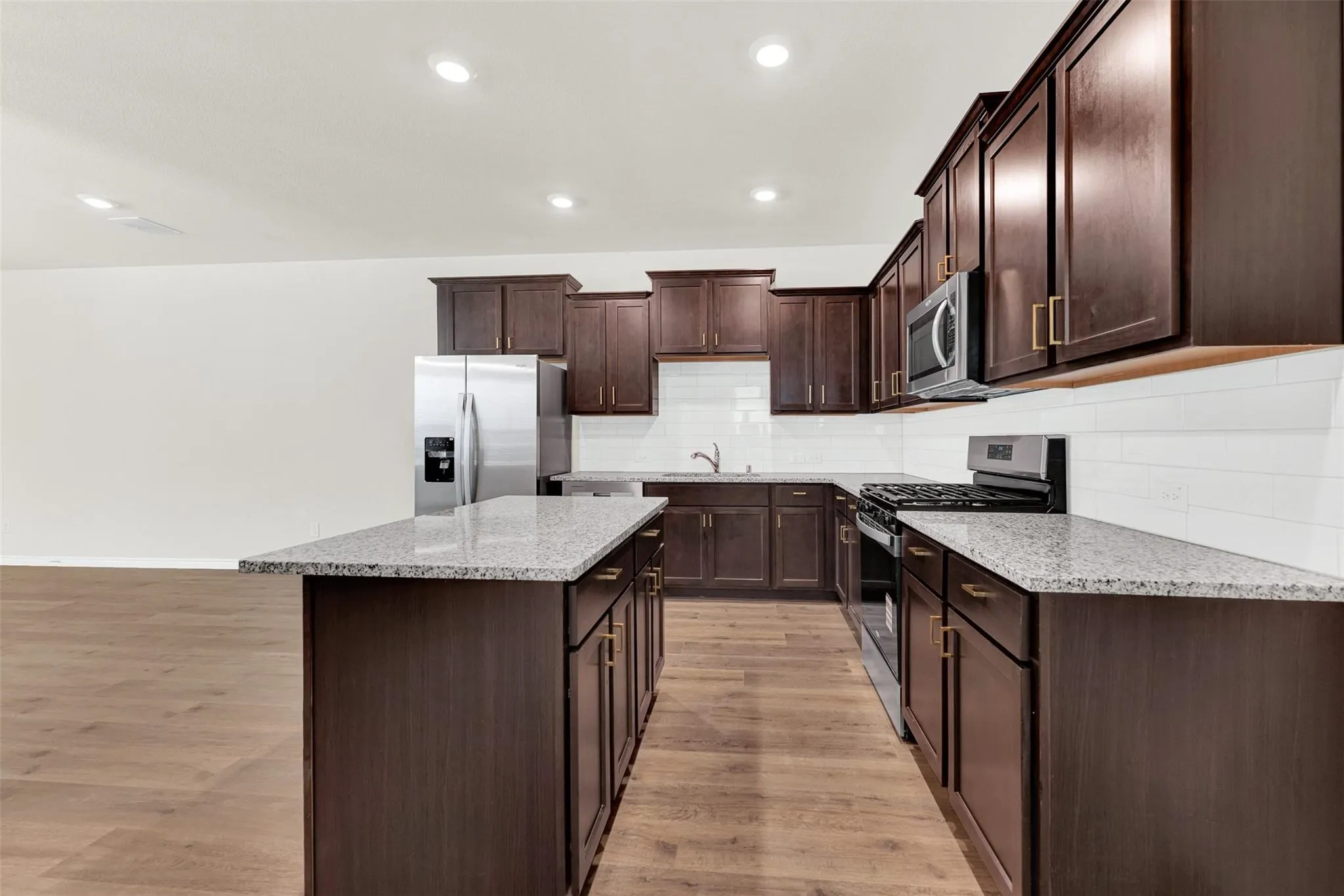 Townhouse For Rent in Rockwall County , 1328 Kimzey Street, Royse City, Texas 75189, 3 Bedroom, 3 Bathroom, 2 Garage spaces, 1,893 Sqft, built in 2024, mls#21348017, Real Estate Agent in Royse City, Homes For Rent in Rockwall county, Homes For Rent in Royse City, Realtor in Royse City Texas, Real Estate Brokerage Independent Realty Texas, Luminita Cordes Realtor
