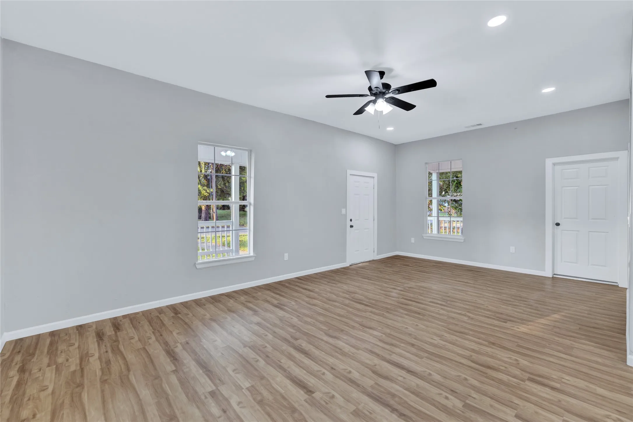 Single Family Residence For Sale in Grayson County , 323 W Cherry Street, Sherman, Texas 75090, 3 Bedroom, 3 Bathroom, Garage spaces, 1,832 Sqft, built in 1920, mls#21349798, Real Estate Agent in Sherman, Homes For Sale in Grayson county, Homes For Sale in Sherman, Realtor in Sherman Texas, Real Estate Brokerage Independent Realty Texas, Luminita Cordes Realtor