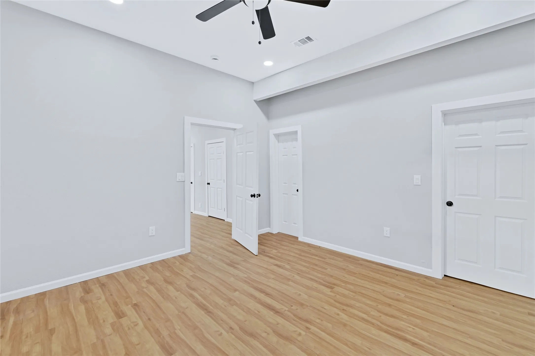 Single Family Residence For Sale in Grayson County , 323 W Cherry Street, Sherman, Texas 75090, 3 Bedroom, 3 Bathroom, Garage spaces, 1,832 Sqft, built in 1920, mls#21349798, Real Estate Agent in Sherman, Homes For Sale in Grayson county, Homes For Sale in Sherman, Realtor in Sherman Texas, Real Estate Brokerage Independent Realty Texas, Luminita Cordes Realtor