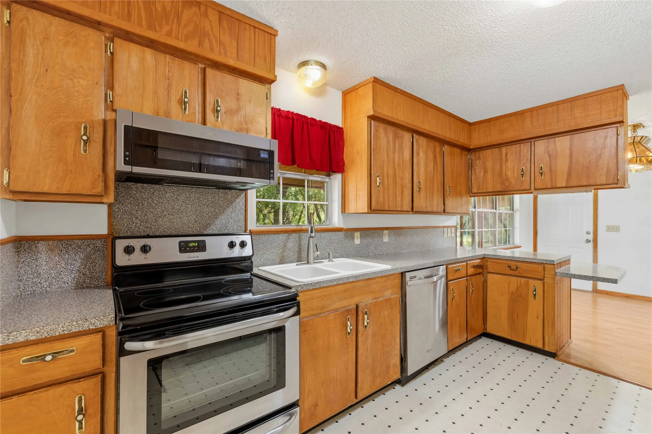Single Family Residence For Sale in Brown County , 6070 Fm 3021, Brownwood, Texas 76801, 3 Bedroom, 2 Bathroom, Garage spaces, 1,469 Sqft, built in 2007, mls#21349802, Real Estate Agent in Brownwood, Homes For Sale in Brown county, Homes For Sale in Brownwood, Realtor in Brownwood Texas, Real Estate Brokerage Independent Realty Texas, Luminita Cordes Realtor