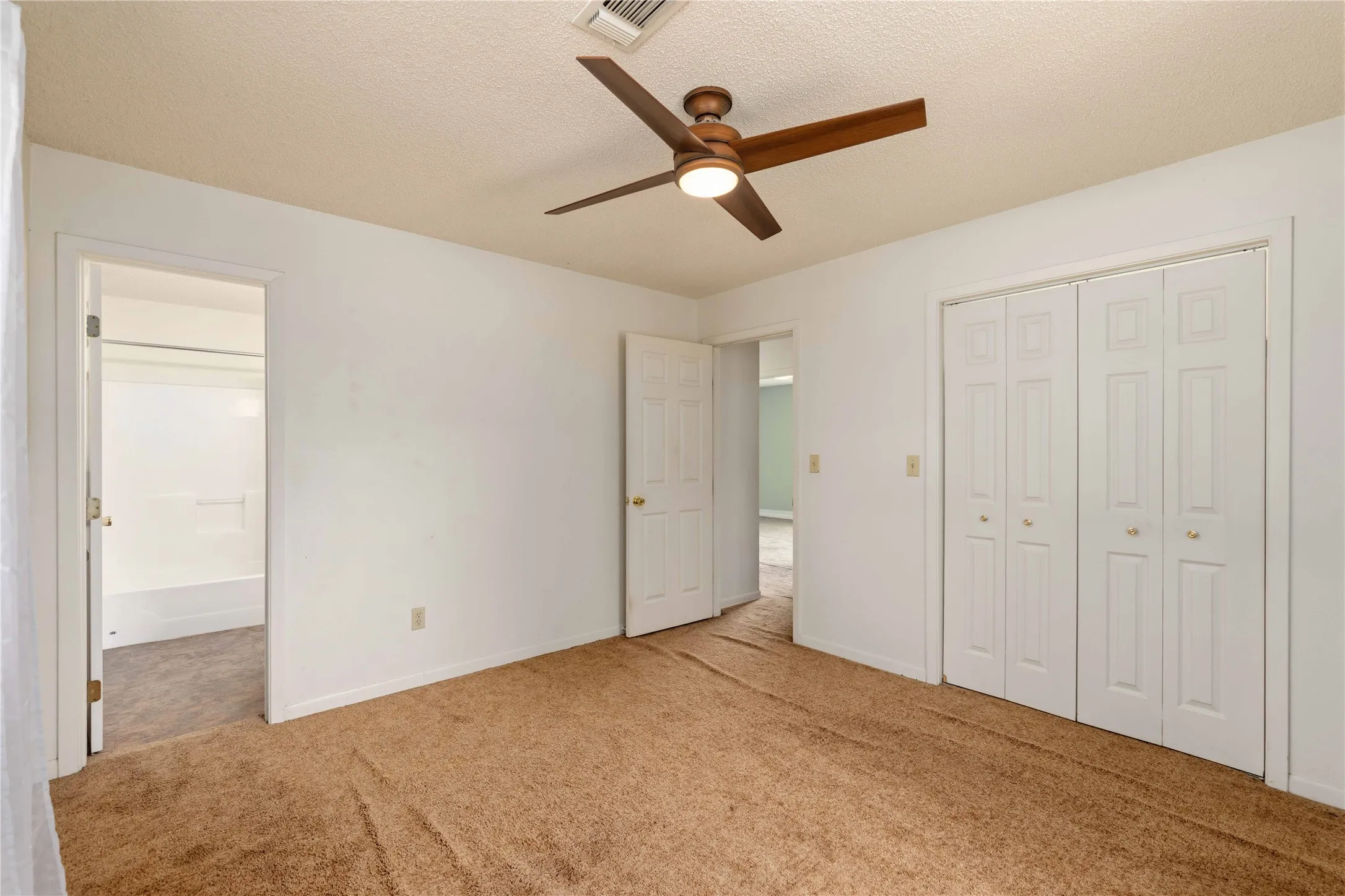 Single Family Residence For Sale in Brown County , 6070 Fm 3021, Brownwood, Texas 76801, 3 Bedroom, 2 Bathroom, Garage spaces, 1,469 Sqft, built in 2007, mls#21349802, Real Estate Agent in Brownwood, Homes For Sale in Brown county, Homes For Sale in Brownwood, Realtor in Brownwood Texas, Real Estate Brokerage Independent Realty Texas, Luminita Cordes Realtor