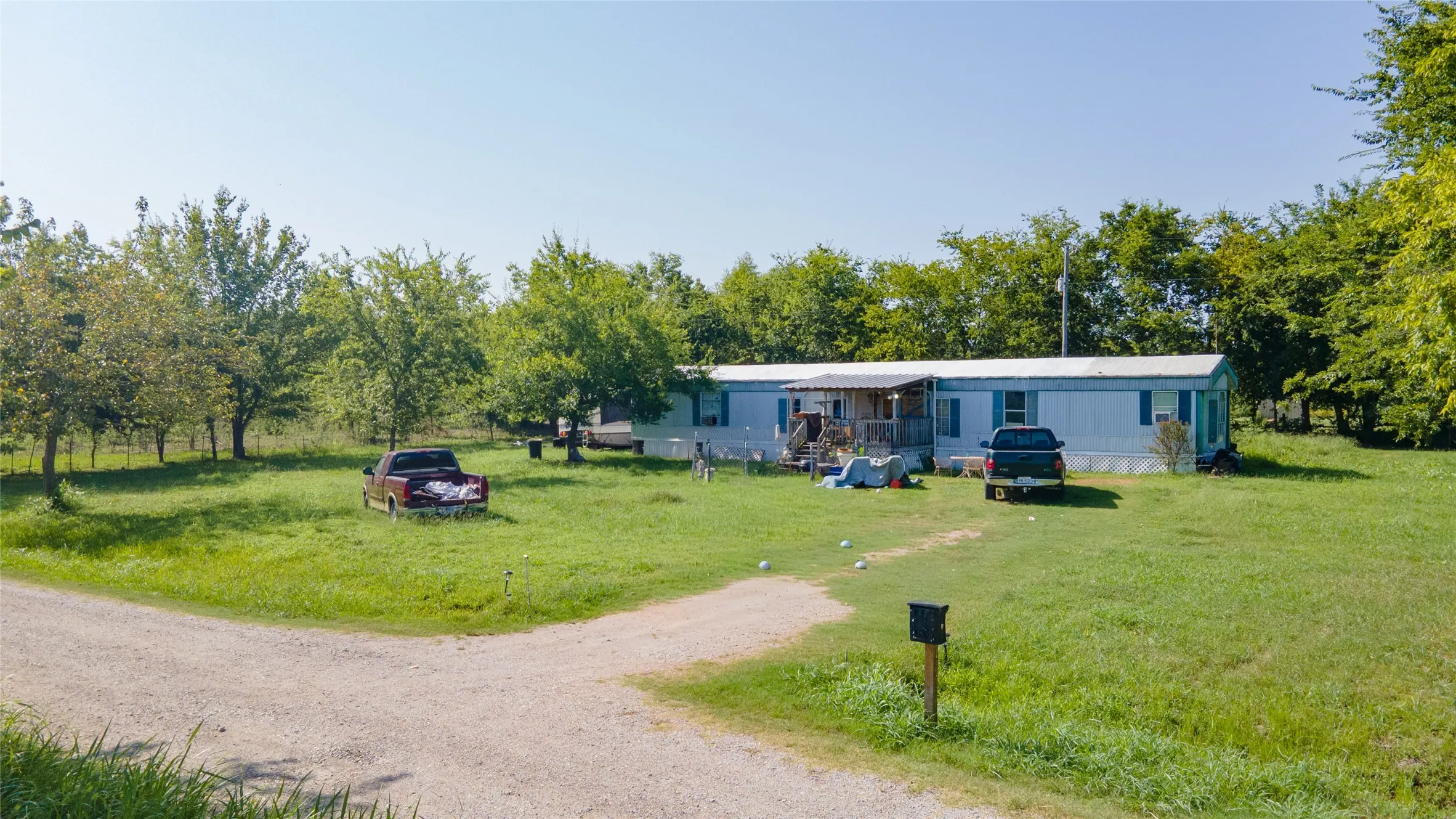 Mobile Home For Sale in Hunt County , 2197 Private Road 3342, Greenville, Texas 75402, 3 Bedroom, 2 Bathroom, Garage spaces, 1,216 Sqft, built in 1999, mls#21329962, Real Estate Agent in Greenville, Homes For Sale in Hunt county, Homes For Sale in Greenville, Realtor in Greenville Texas, Real Estate Brokerage Independent Realty Texas, Luminita Cordes Realtor