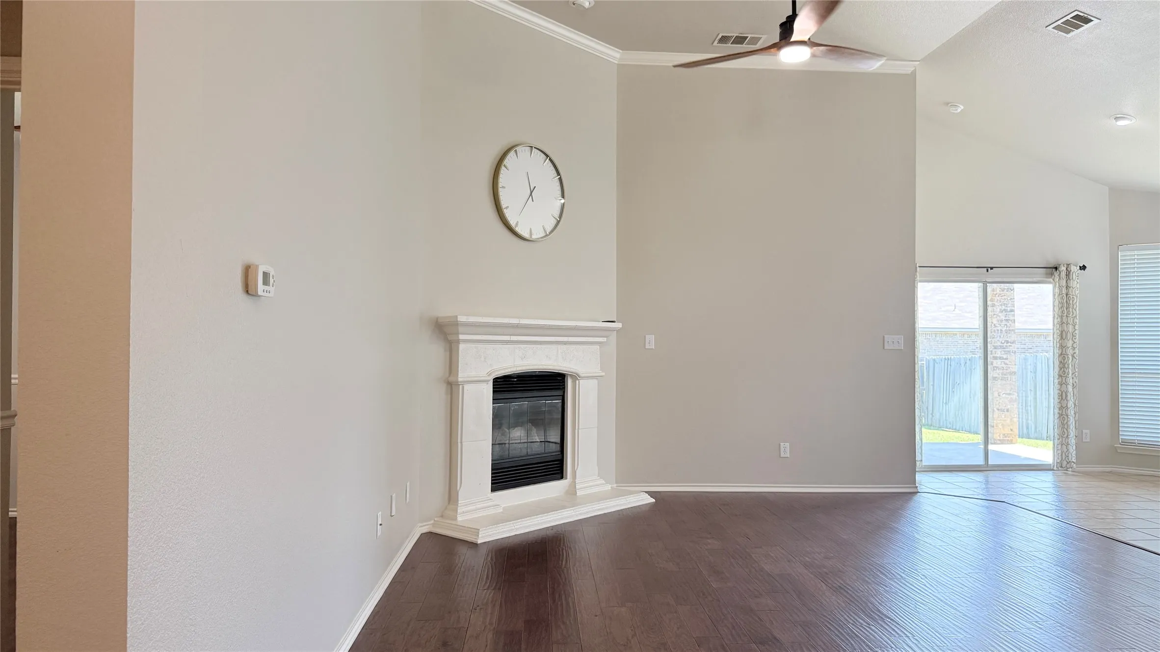 Single Family Residence For Sale in Tarrant County , 7901 Roswell Court, Arlington, Texas 76002, 4 Bedroom, 2 Bathroom, 2 Garage spaces, 1,776 Sqft, built in 2006, mls#21349597, Real Estate Agent in Arlington, Homes For Sale in Tarrant county, Homes For Sale in Arlington, Realtor in Arlington Texas, Real Estate Brokerage Independent Realty Texas, Luminita Cordes Realtor