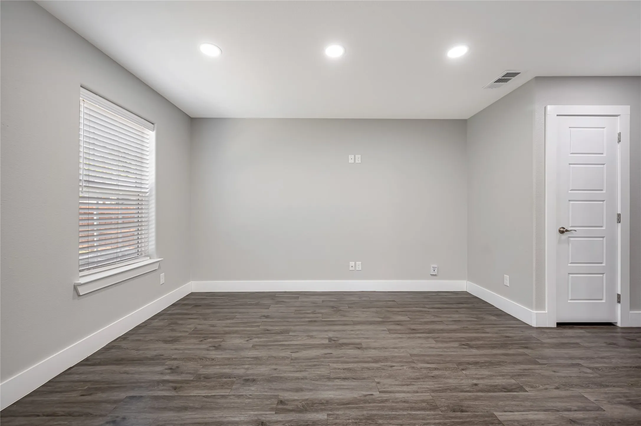 Duplex For Sale in Grayson County , 901-903 W Collins Street, Denison, Texas 75020, 6 Bedroom, 6 Bathroom, 1 Garage spaces, 0 Sqft, built in 2021, mls#21349783, Real Estate Agent in Denison, Homes For Sale in Grayson county, Homes For Sale in Denison, Realtor in Denison Texas, Real Estate Brokerage Independent Realty Texas, Luminita Cordes Realtor