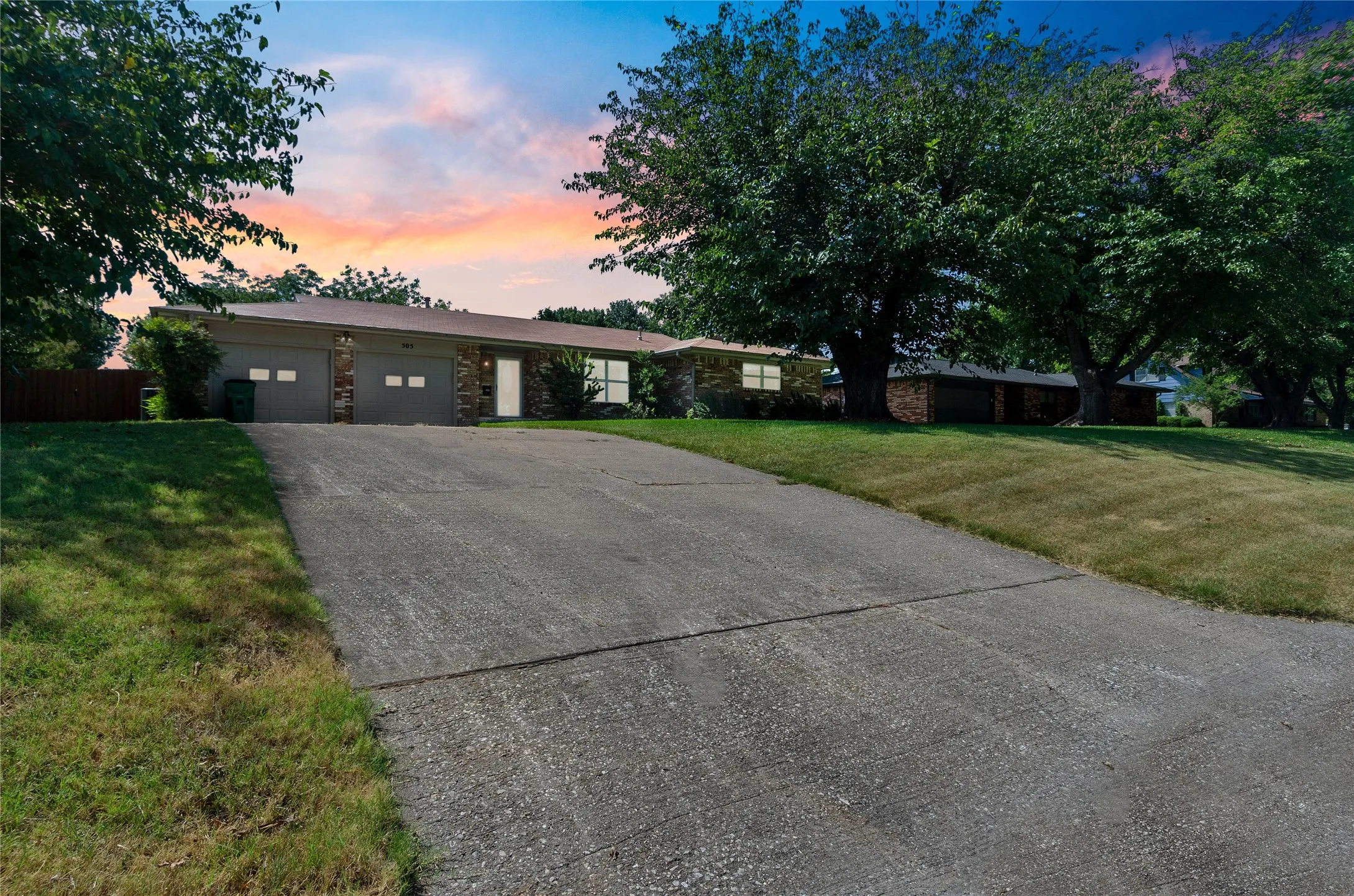 Single Family Residence For Sale in Montague County , 505 Galia Street, Bowie, Texas 76230, 3 Bedroom, 2 Bathroom, 2 Garage spaces, 1,555 Sqft, built in 1971, mls#21343409, Real Estate Agent in Bowie, Homes For Sale in Montague county, Homes For Sale in Bowie, Realtor in Bowie Texas, Real Estate Brokerage Independent Realty Texas, Luminita Cordes Realtor