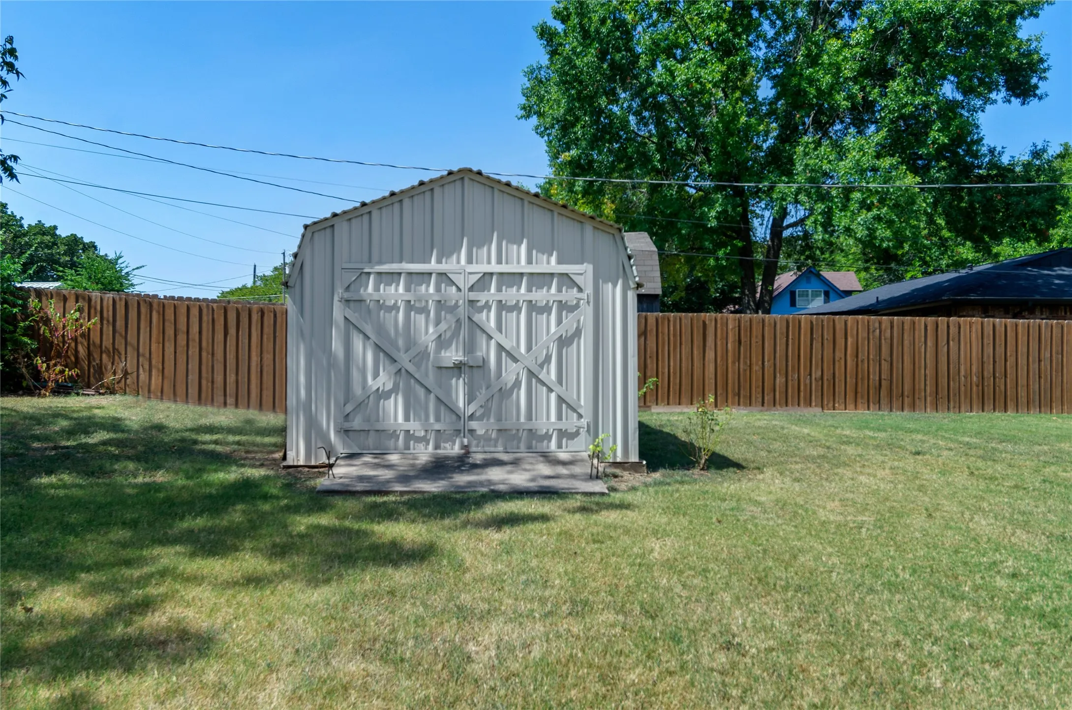 Single Family Residence For Sale in Montague County , 505 Galia Street, Bowie, Texas 76230, 3 Bedroom, 2 Bathroom, 2 Garage spaces, 1,555 Sqft, built in 1971, mls#21343409, Real Estate Agent in Bowie, Homes For Sale in Montague county, Homes For Sale in Bowie, Realtor in Bowie Texas, Real Estate Brokerage Independent Realty Texas, Luminita Cordes Realtor