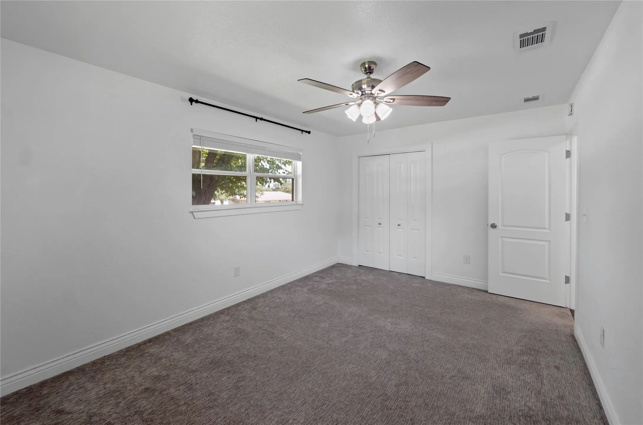 Single Family Residence For Sale in Montague County , 505 Galia Street, Bowie, Texas 76230, 3 Bedroom, 2 Bathroom, 2 Garage spaces, 1,555 Sqft, built in 1971, mls#21343409, Real Estate Agent in Bowie, Homes For Sale in Montague county, Homes For Sale in Bowie, Realtor in Bowie Texas, Real Estate Brokerage Independent Realty Texas, Luminita Cordes Realtor
