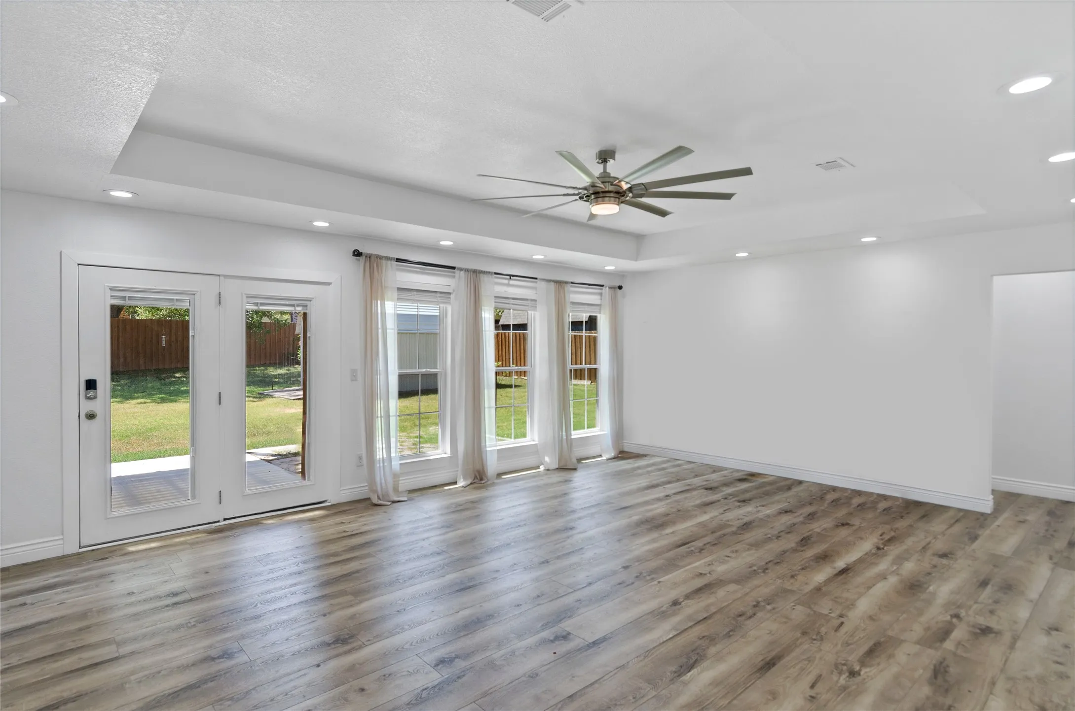 Single Family Residence For Sale in Montague County , 505 Galia Street, Bowie, Texas 76230, 3 Bedroom, 2 Bathroom, 2 Garage spaces, 1,555 Sqft, built in 1971, mls#21343409, Real Estate Agent in Bowie, Homes For Sale in Montague county, Homes For Sale in Bowie, Realtor in Bowie Texas, Real Estate Brokerage Independent Realty Texas, Luminita Cordes Realtor
