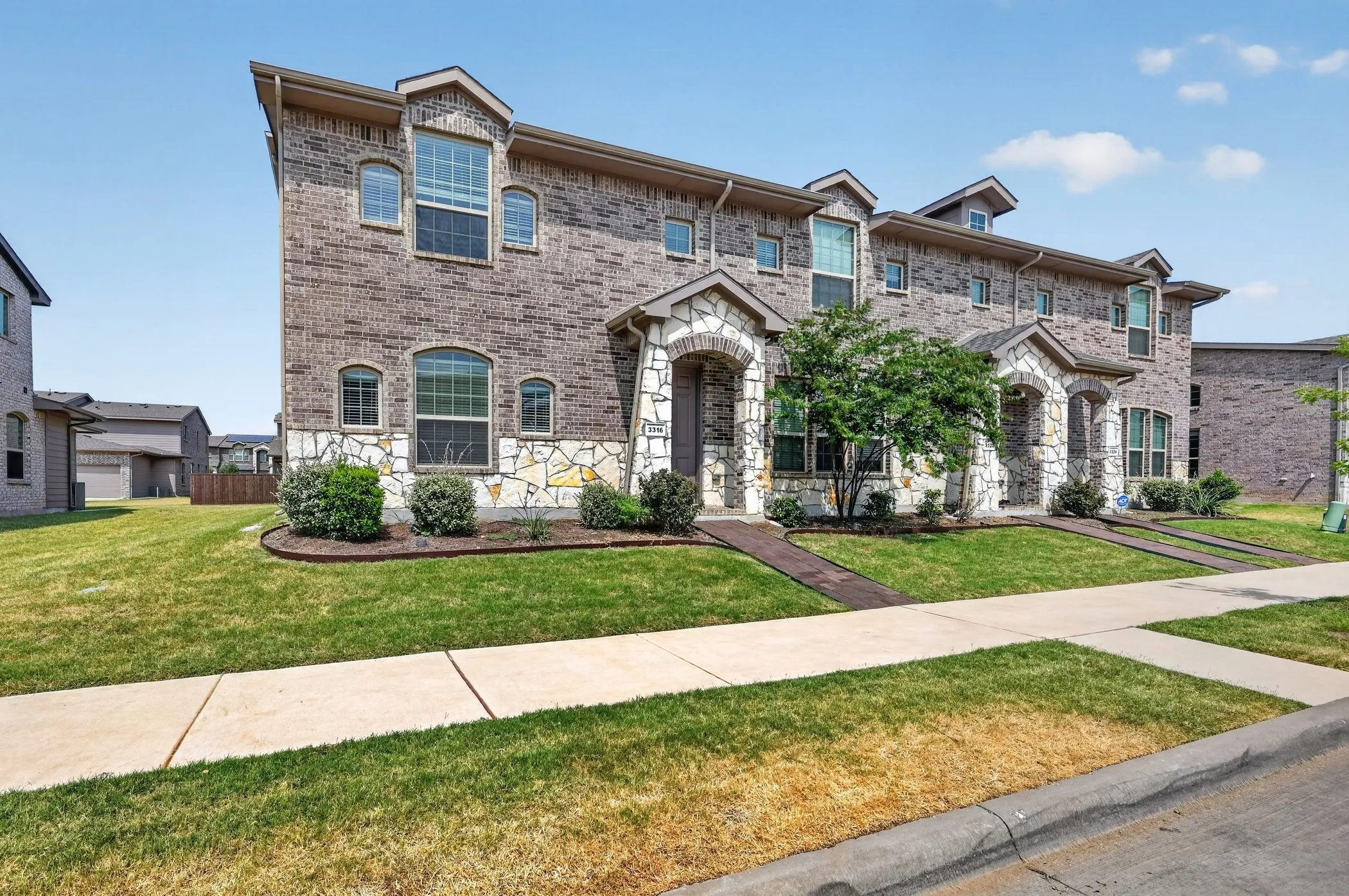 Townhouse For Rent in Denton County , 3316 Solana, Denton, Texas 76207, 3 Bedroom, 3 Bathroom, 2 Garage spaces, 1,752 Sqft, built in 2023, mls#21349821, Real Estate Agent in Denton, Homes For Rent in Denton county, Homes For Rent in Denton, Realtor in Denton Texas, Real Estate Brokerage Independent Realty Texas, Luminita Cordes Realtor