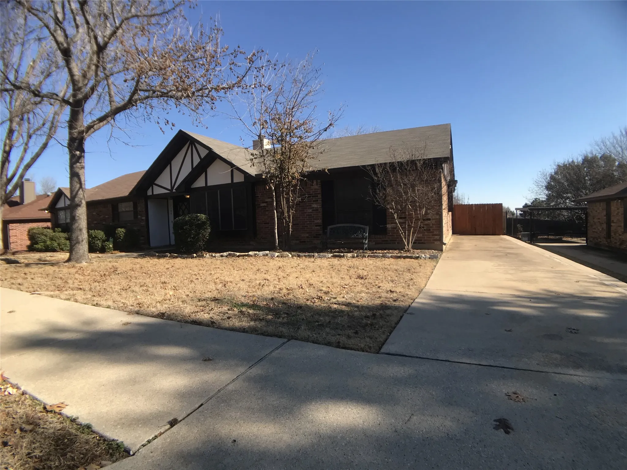 Duplex For Rent in Tarrant County , 1120 Highpoint Road, Bedford, Texas 76022, 2 Bedroom, 2 Bathroom, Garage spaces, 1,275 Sqft, built in 1984, mls#21349825, Real Estate Agent in Bedford, Homes For Rent in Tarrant county, Homes For Rent in Bedford, Realtor in Bedford Texas, Real Estate Brokerage Independent Realty Texas, Luminita Cordes Realtor