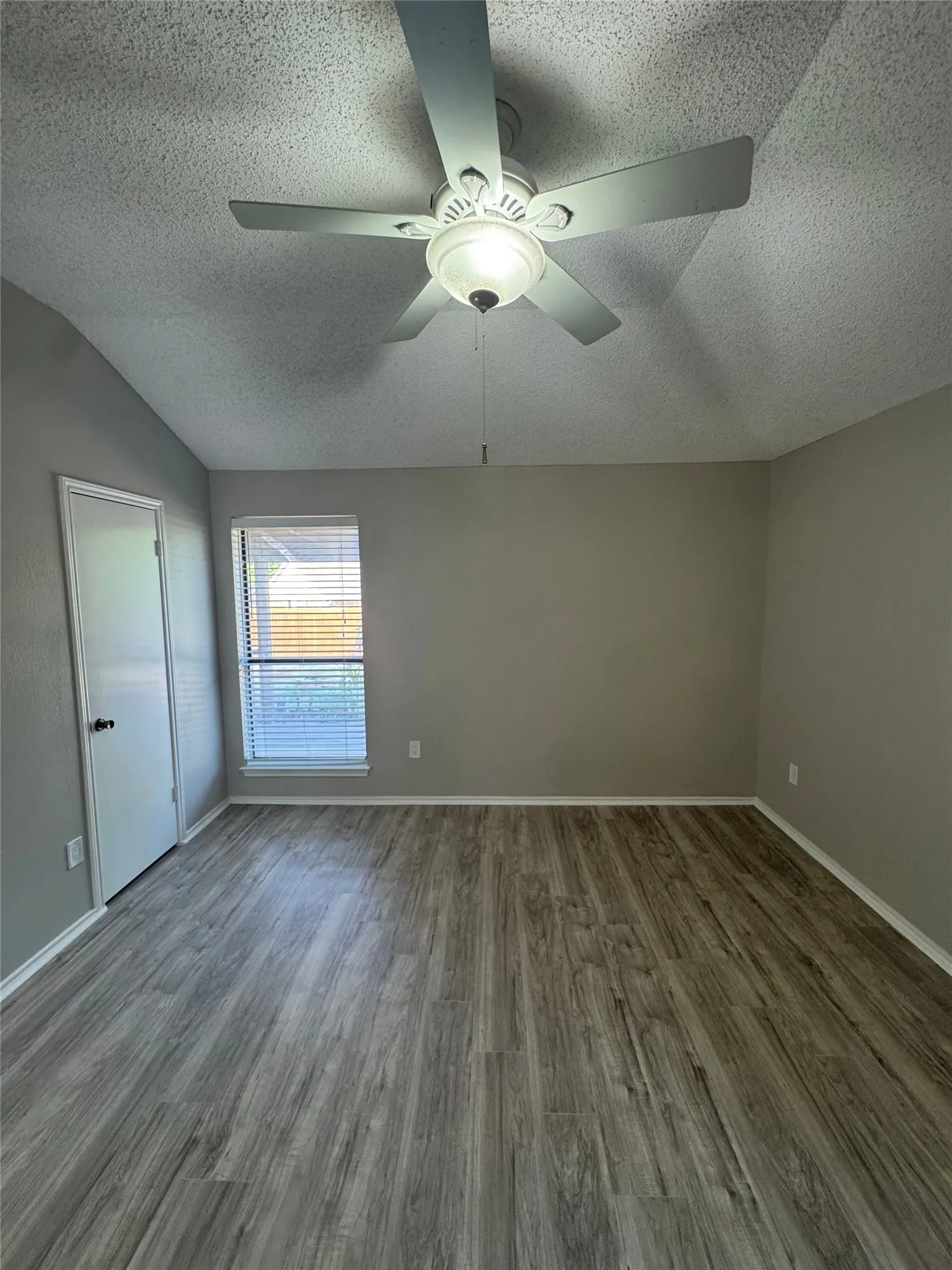 Duplex For Rent in Tarrant County , 1120 Highpoint Road, Bedford, Texas 76022, 2 Bedroom, 2 Bathroom, Garage spaces, 1,275 Sqft, built in 1984, mls#21349825, Real Estate Agent in Bedford, Homes For Rent in Tarrant county, Homes For Rent in Bedford, Realtor in Bedford Texas, Real Estate Brokerage Independent Realty Texas, Luminita Cordes Realtor