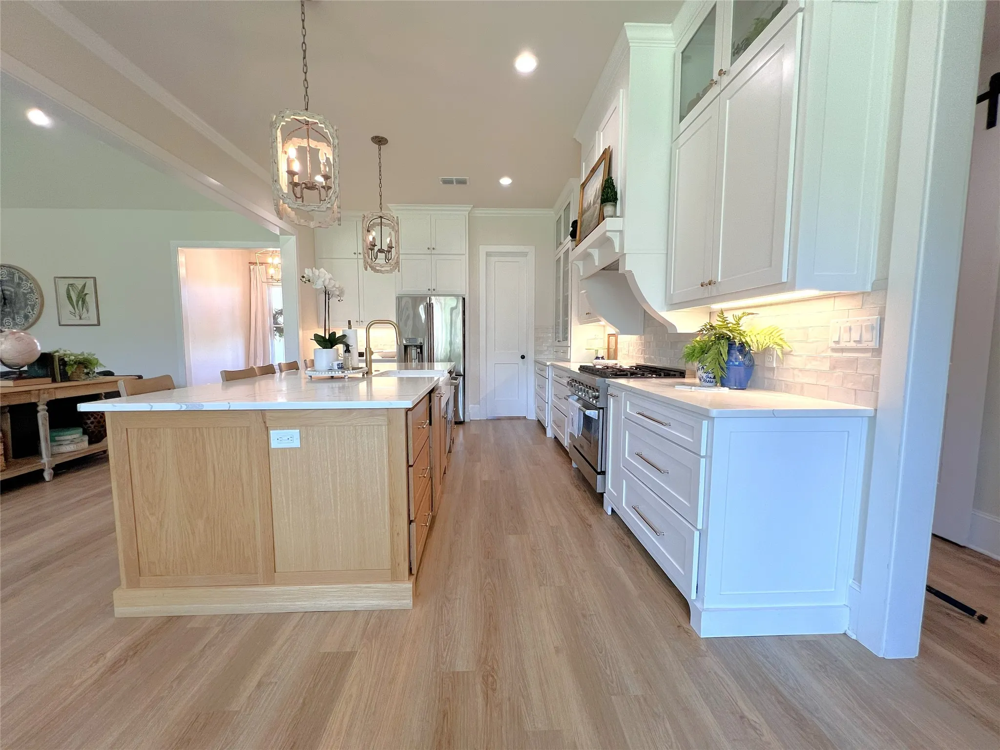 Single Family Residence For Sale in Hopkins County , 2168 I-30 W, Sulphur Springs, Texas 75482, 4 Bedroom, 3 Bathroom, 2 Garage spaces, 2,700 Sqft, built in 2022, mls#21338439, Real Estate Agent in Sulphur Springs, Homes For Sale in Hopkins county, Homes For Sale in Sulphur Springs, Realtor in Sulphur Springs Texas, Real Estate Brokerage Independent Realty Texas, Luminita Cordes Realtor