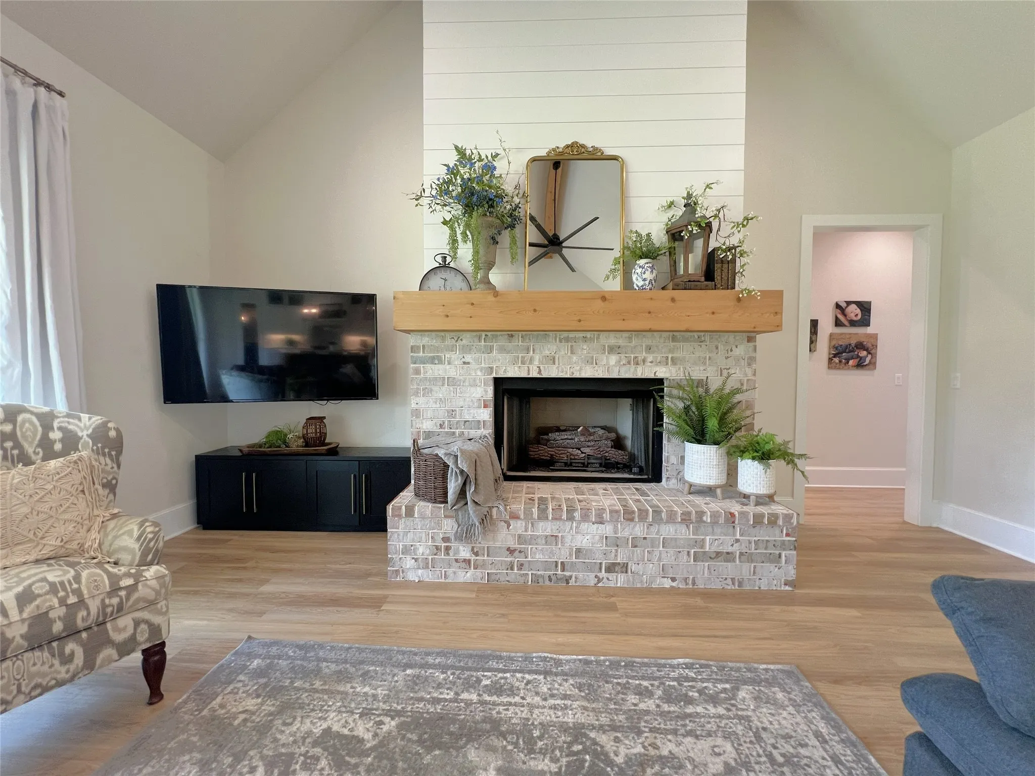 Single Family Residence For Sale in Hopkins County , 2168 I-30 W, Sulphur Springs, Texas 75482, 4 Bedroom, 3 Bathroom, 2 Garage spaces, 2,700 Sqft, built in 2022, mls#21338439, Real Estate Agent in Sulphur Springs, Homes For Sale in Hopkins county, Homes For Sale in Sulphur Springs, Realtor in Sulphur Springs Texas, Real Estate Brokerage Independent Realty Texas, Luminita Cordes Realtor
