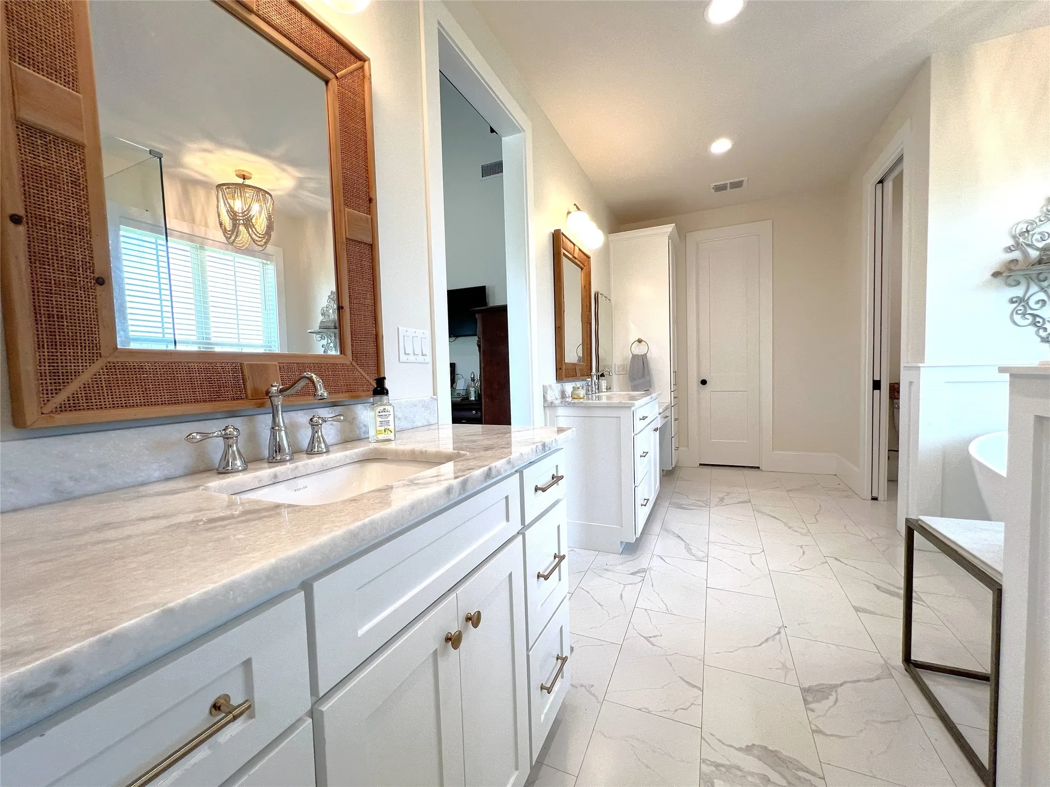 Single Family Residence For Sale in Hopkins County , 2168 I-30 W, Sulphur Springs, Texas 75482, 4 Bedroom, 3 Bathroom, 2 Garage spaces, 2,700 Sqft, built in 2022, mls#21338439, Real Estate Agent in Sulphur Springs, Homes For Sale in Hopkins county, Homes For Sale in Sulphur Springs, Realtor in Sulphur Springs Texas, Real Estate Brokerage Independent Realty Texas, Luminita Cordes Realtor