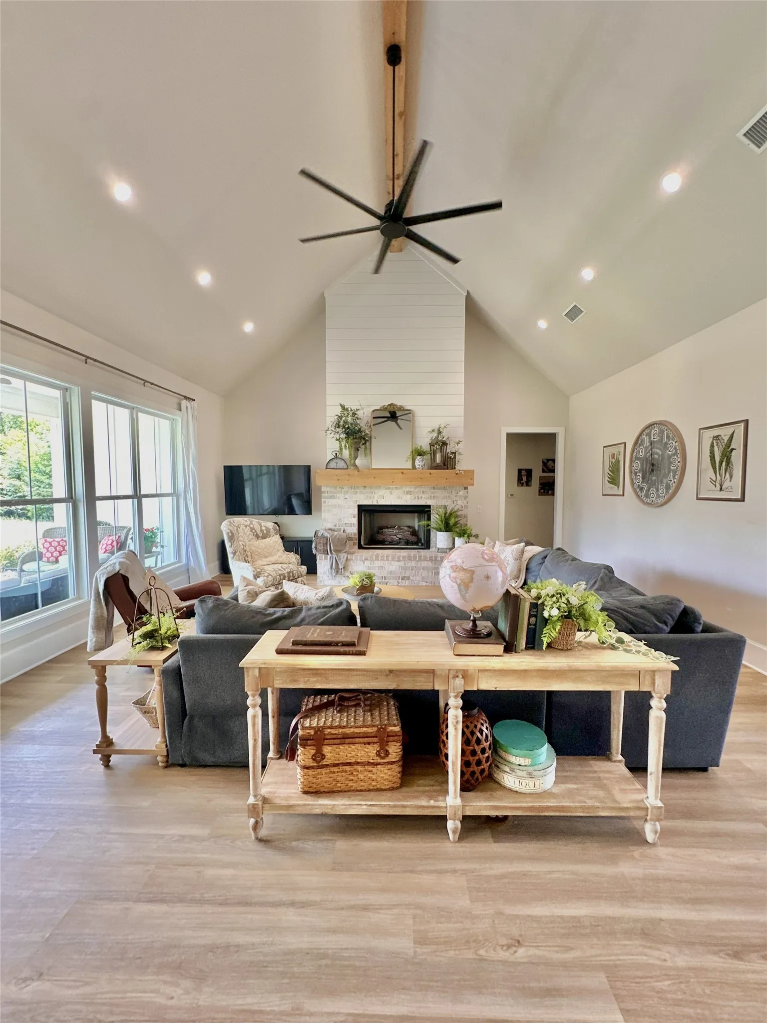 Single Family Residence For Sale in Hopkins County , 2168 I-30 W, Sulphur Springs, Texas 75482, 4 Bedroom, 3 Bathroom, 2 Garage spaces, 2,700 Sqft, built in 2022, mls#21338439, Real Estate Agent in Sulphur Springs, Homes For Sale in Hopkins county, Homes For Sale in Sulphur Springs, Realtor in Sulphur Springs Texas, Real Estate Brokerage Independent Realty Texas, Luminita Cordes Realtor