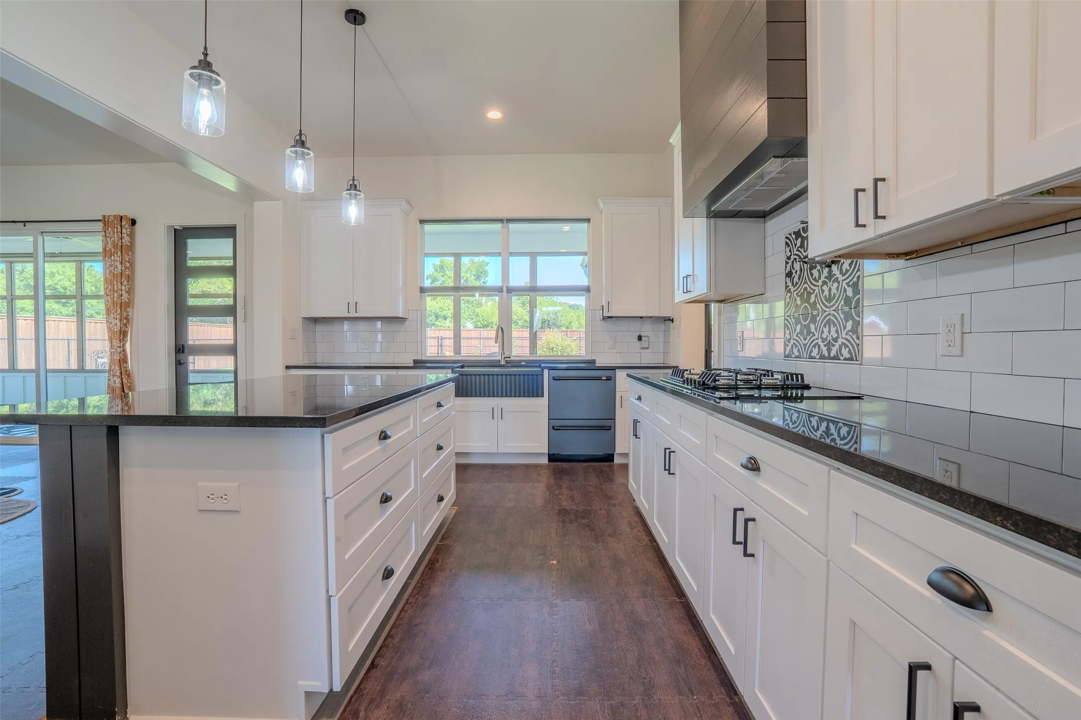 Single Family Residence For Sale in Somervell County , 1028 County Road 337, Glen Rose, Texas 76043, 3 Bedroom, 3 Bathroom, 2 Garage spaces, 2,700 Sqft, built in 2023, mls#21345615, Real Estate Agent in Glen Rose, Homes For Sale in Somervell county, Homes For Sale in Glen Rose, Realtor in Glen Rose Texas, Real Estate Brokerage Independent Realty Texas, Luminita Cordes Realtor
