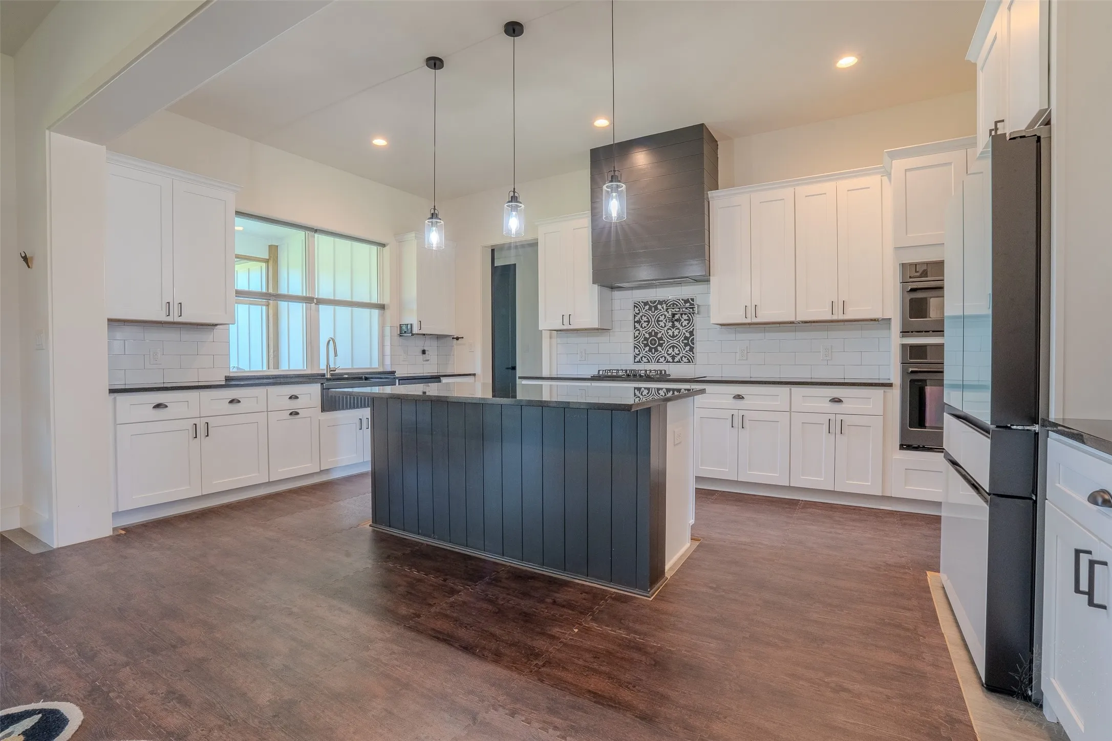 Single Family Residence For Sale in Somervell County , 1028 County Road 337, Glen Rose, Texas 76043, 3 Bedroom, 3 Bathroom, 2 Garage spaces, 2,700 Sqft, built in 2023, mls#21345615, Real Estate Agent in Glen Rose, Homes For Sale in Somervell county, Homes For Sale in Glen Rose, Realtor in Glen Rose Texas, Real Estate Brokerage Independent Realty Texas, Luminita Cordes Realtor
