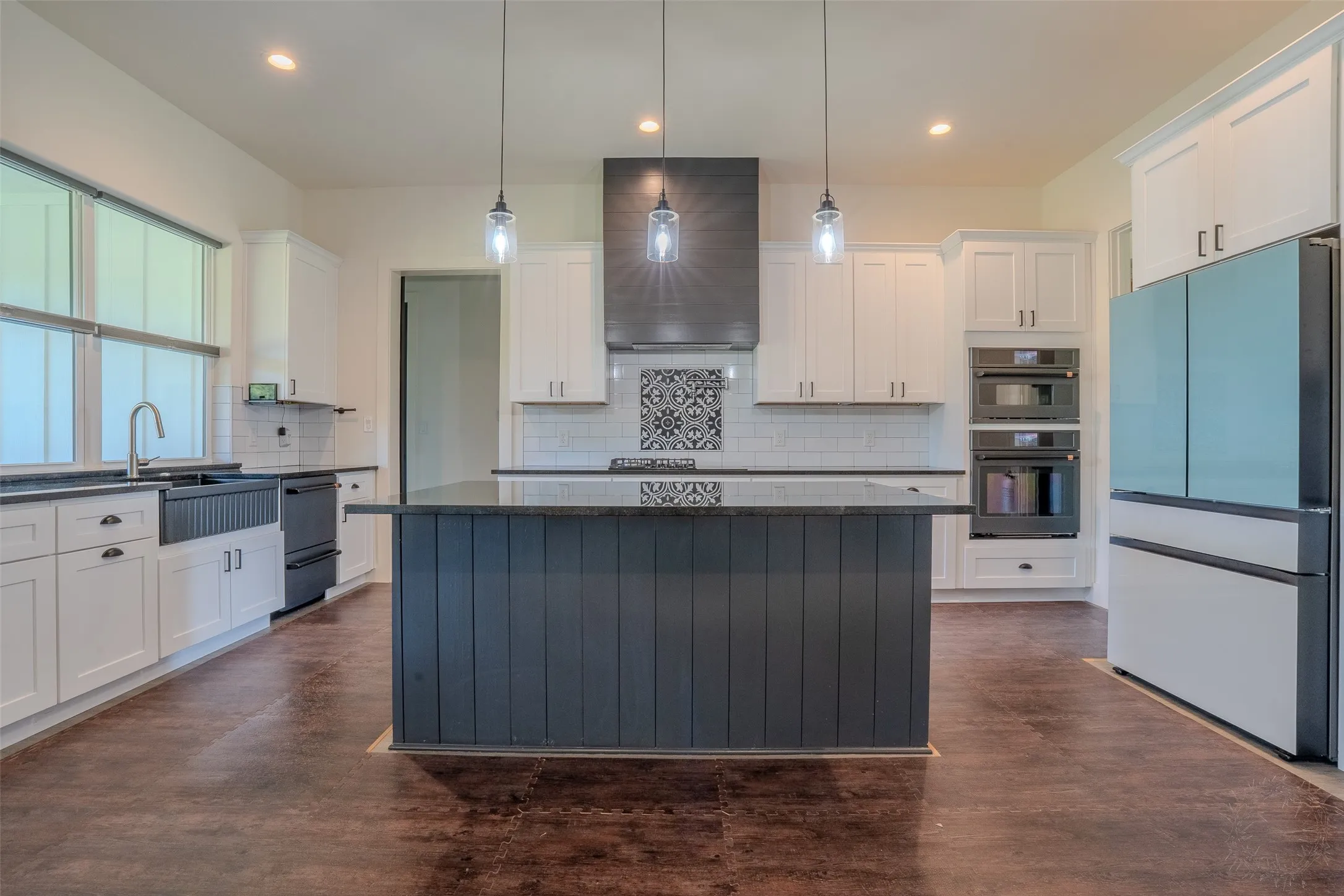 Single Family Residence For Sale in Somervell County , 1028 County Road 337, Glen Rose, Texas 76043, 3 Bedroom, 3 Bathroom, 2 Garage spaces, 2,700 Sqft, built in 2023, mls#21345615, Real Estate Agent in Glen Rose, Homes For Sale in Somervell county, Homes For Sale in Glen Rose, Realtor in Glen Rose Texas, Real Estate Brokerage Independent Realty Texas, Luminita Cordes Realtor