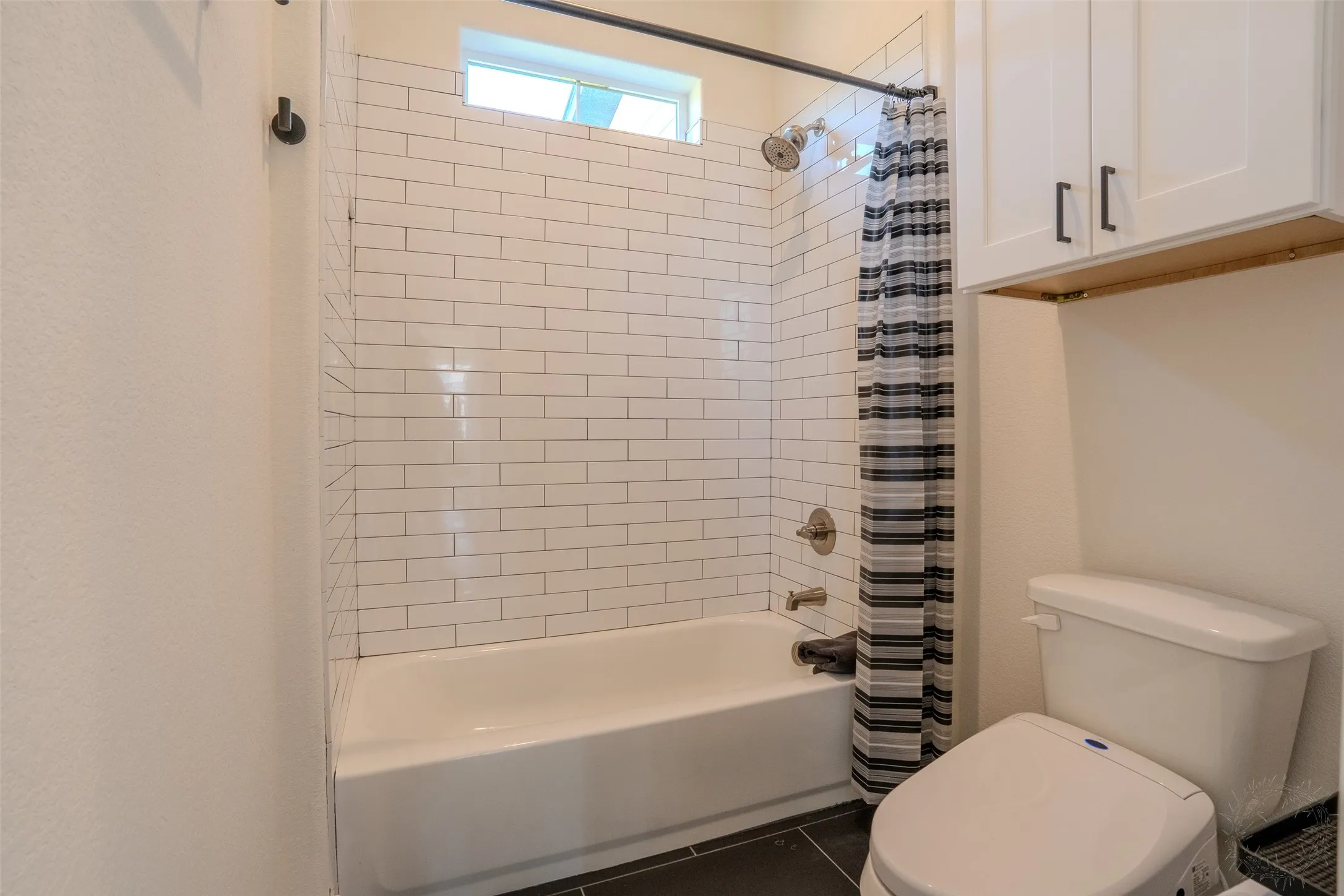 Single Family Residence For Sale in Somervell County , 1028 County Road 337, Glen Rose, Texas 76043, 3 Bedroom, 3 Bathroom, 2 Garage spaces, 2,700 Sqft, built in 2023, mls#21345615, Real Estate Agent in Glen Rose, Homes For Sale in Somervell county, Homes For Sale in Glen Rose, Realtor in Glen Rose Texas, Real Estate Brokerage Independent Realty Texas, Luminita Cordes Realtor