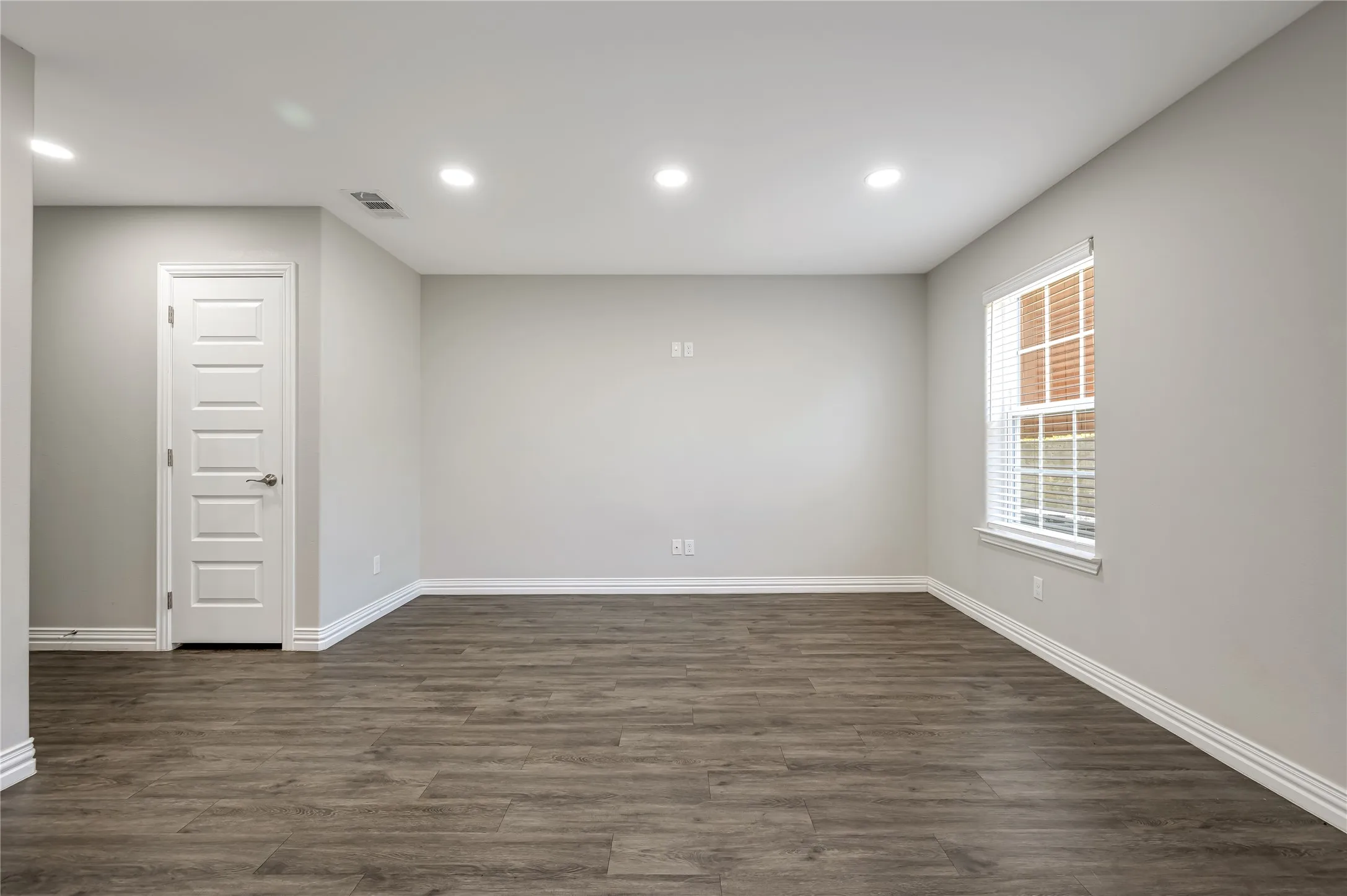 Duplex For Sale in Grayson County , 905-907 W Collins Street, Denison, Texas 75020, 6 Bedroom, 6 Bathroom, 1 Garage spaces, 0 Sqft, built in 2021, mls#21349815, Real Estate Agent in Denison, Homes For Sale in Grayson county, Homes For Sale in Denison, Realtor in Denison Texas, Real Estate Brokerage Independent Realty Texas, Luminita Cordes Realtor