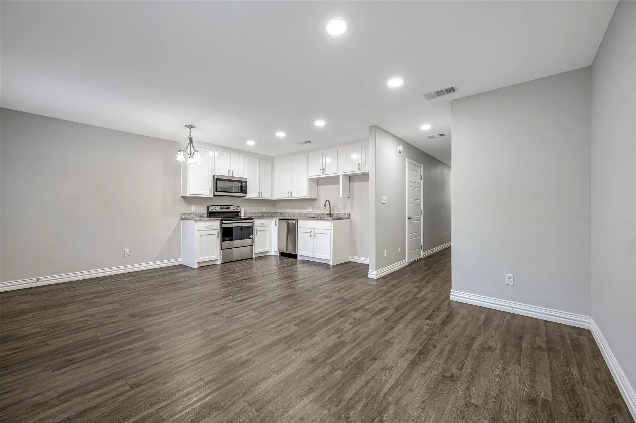 Duplex For Sale in Grayson County , 905-907 W Collins Street, Denison, Texas 75020, 6 Bedroom, 6 Bathroom, 1 Garage spaces, 0 Sqft, built in 2021, mls#21349815, Real Estate Agent in Denison, Homes For Sale in Grayson county, Homes For Sale in Denison, Realtor in Denison Texas, Real Estate Brokerage Independent Realty Texas, Luminita Cordes Realtor