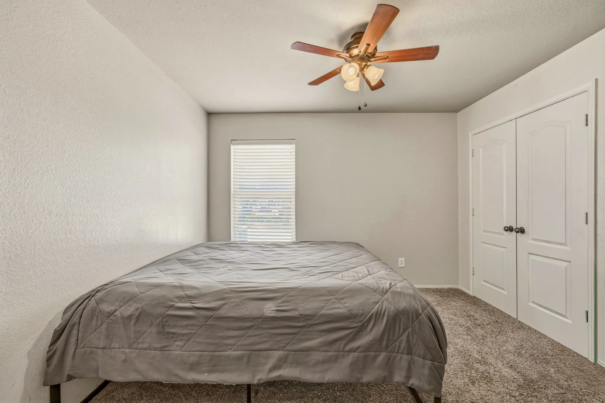 Single Family Residence For Sale in Hood County , 200 Jacinth Lane, Granbury, Texas 76049, 3 Bedroom, 2 Bathroom, 2 Garage spaces, 1,538 Sqft, built in 2008, mls#21349752, Real Estate Agent in Granbury, Homes For Sale in Hood county, Homes For Sale in Granbury, Realtor in Granbury Texas, Real Estate Brokerage Independent Realty Texas, Luminita Cordes Realtor
