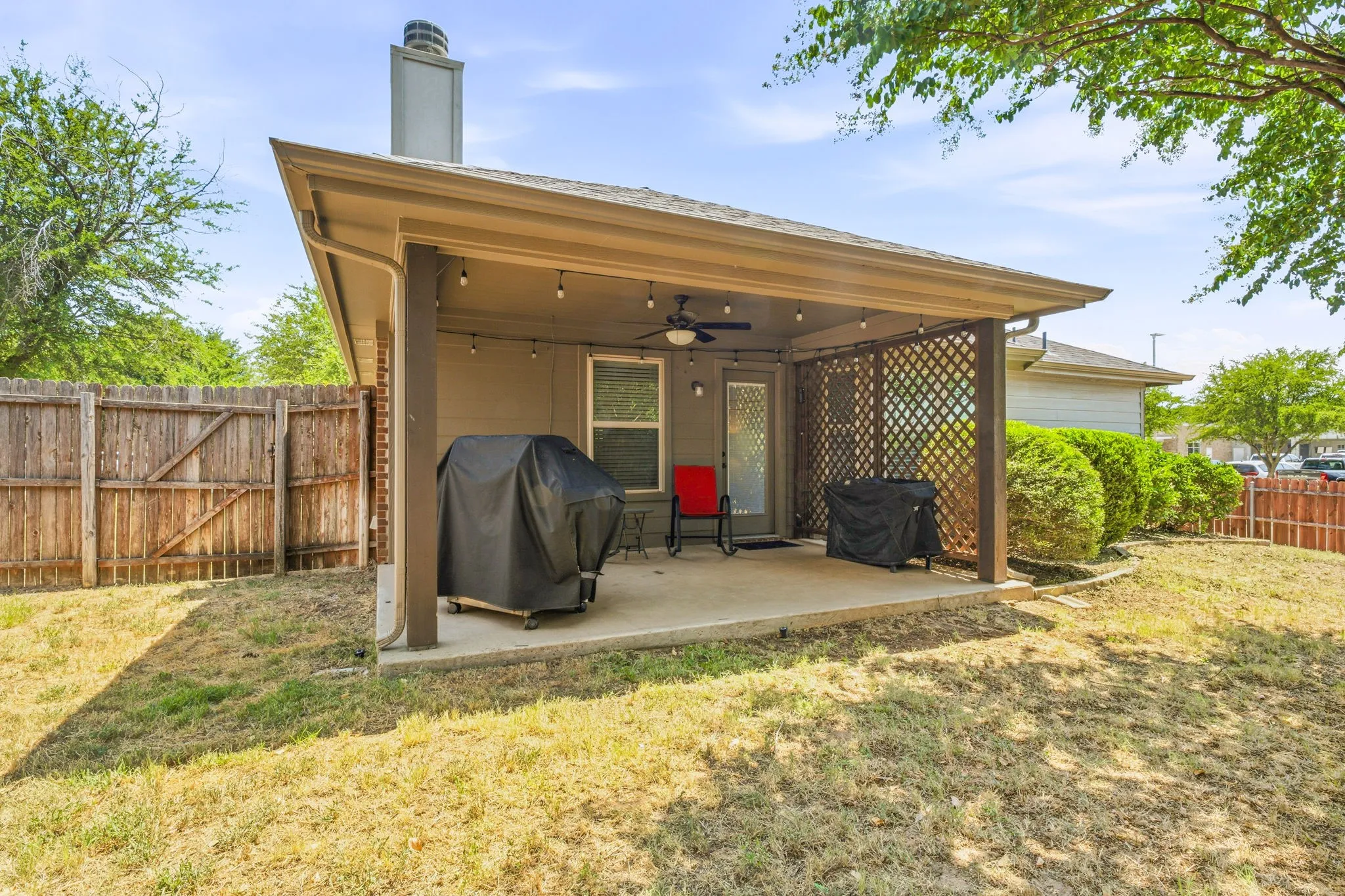 Single Family Residence For Sale in Hood County , 200 Jacinth Lane, Granbury, Texas 76049, 3 Bedroom, 2 Bathroom, 2 Garage spaces, 1,538 Sqft, built in 2008, mls#21349752, Real Estate Agent in Granbury, Homes For Sale in Hood county, Homes For Sale in Granbury, Realtor in Granbury Texas, Real Estate Brokerage Independent Realty Texas, Luminita Cordes Realtor