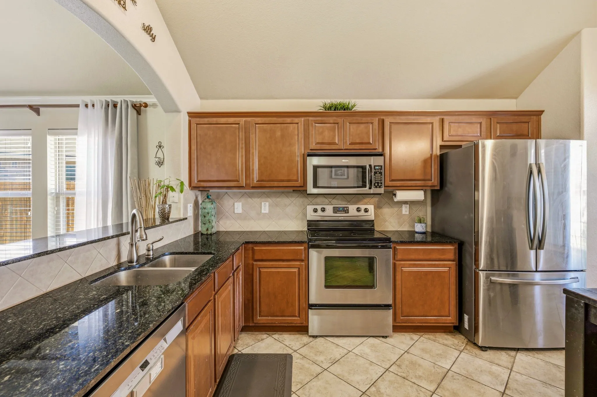 Single Family Residence For Sale in Hood County , 200 Jacinth Lane, Granbury, Texas 76049, 3 Bedroom, 2 Bathroom, 2 Garage spaces, 1,538 Sqft, built in 2008, mls#21349752, Real Estate Agent in Granbury, Homes For Sale in Hood county, Homes For Sale in Granbury, Realtor in Granbury Texas, Real Estate Brokerage Independent Realty Texas, Luminita Cordes Realtor