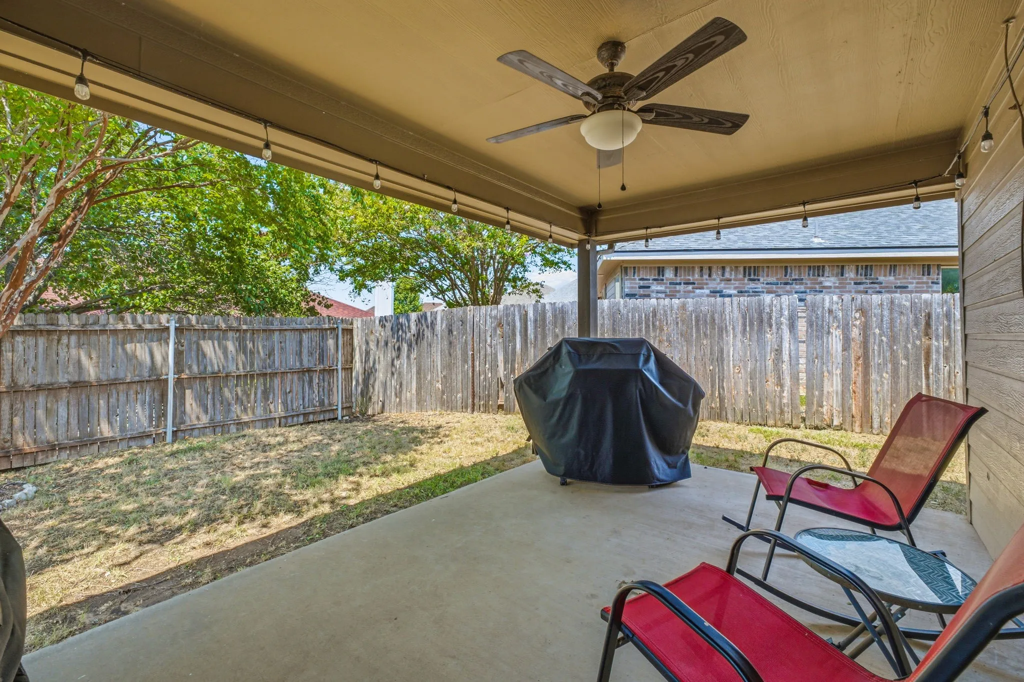 Single Family Residence For Sale in Hood County , 200 Jacinth Lane, Granbury, Texas 76049, 3 Bedroom, 2 Bathroom, 2 Garage spaces, 1,538 Sqft, built in 2008, mls#21349752, Real Estate Agent in Granbury, Homes For Sale in Hood county, Homes For Sale in Granbury, Realtor in Granbury Texas, Real Estate Brokerage Independent Realty Texas, Luminita Cordes Realtor