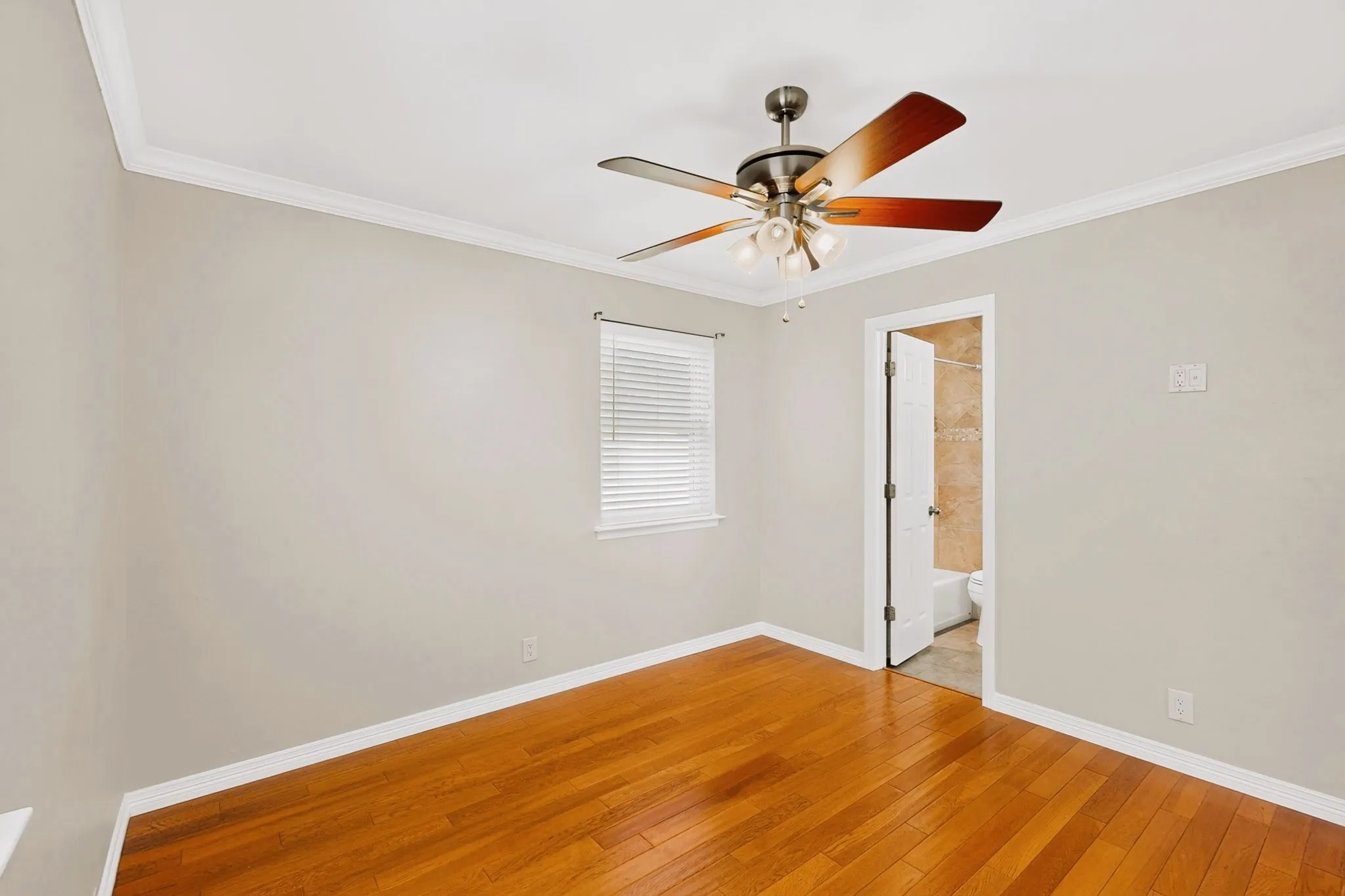 Single Family Residence For Sale in Tarrant County , 1207 Aransas Drive, Euless, Texas 76039, 3 Bedroom, 1 Bathroom, 1 Garage spaces, 1,132 Sqft, built in 1963, mls#21348771, Real Estate Agent in Euless, Homes For Sale in Tarrant county, Homes For Sale in Euless, Realtor in Euless Texas, Real Estate Brokerage Independent Realty Texas, Luminita Cordes Realtor