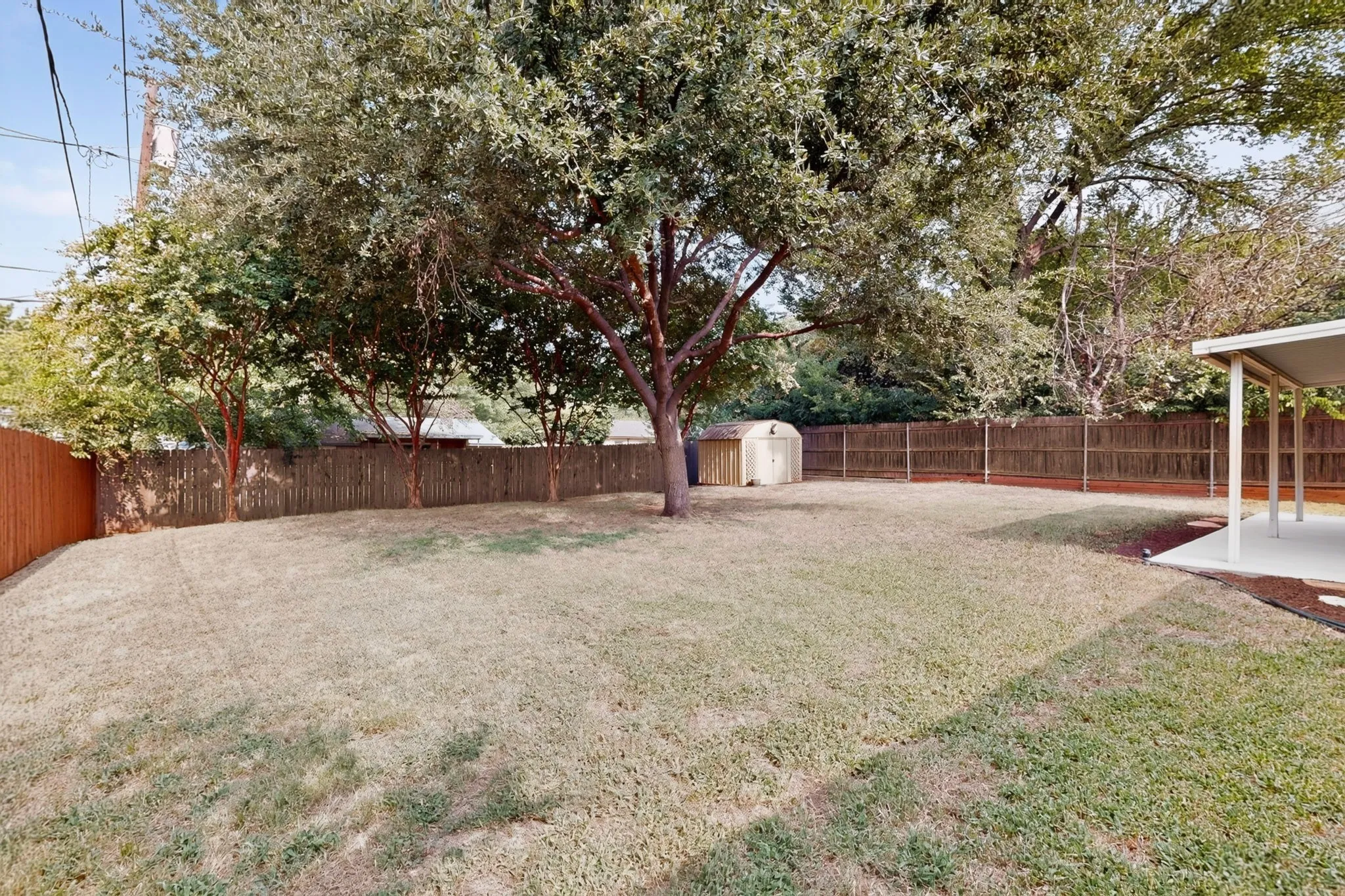 Single Family Residence For Sale in Tarrant County , 1207 Aransas Drive, Euless, Texas 76039, 3 Bedroom, 1 Bathroom, 1 Garage spaces, 1,132 Sqft, built in 1963, mls#21348771, Real Estate Agent in Euless, Homes For Sale in Tarrant county, Homes For Sale in Euless, Realtor in Euless Texas, Real Estate Brokerage Independent Realty Texas, Luminita Cordes Realtor