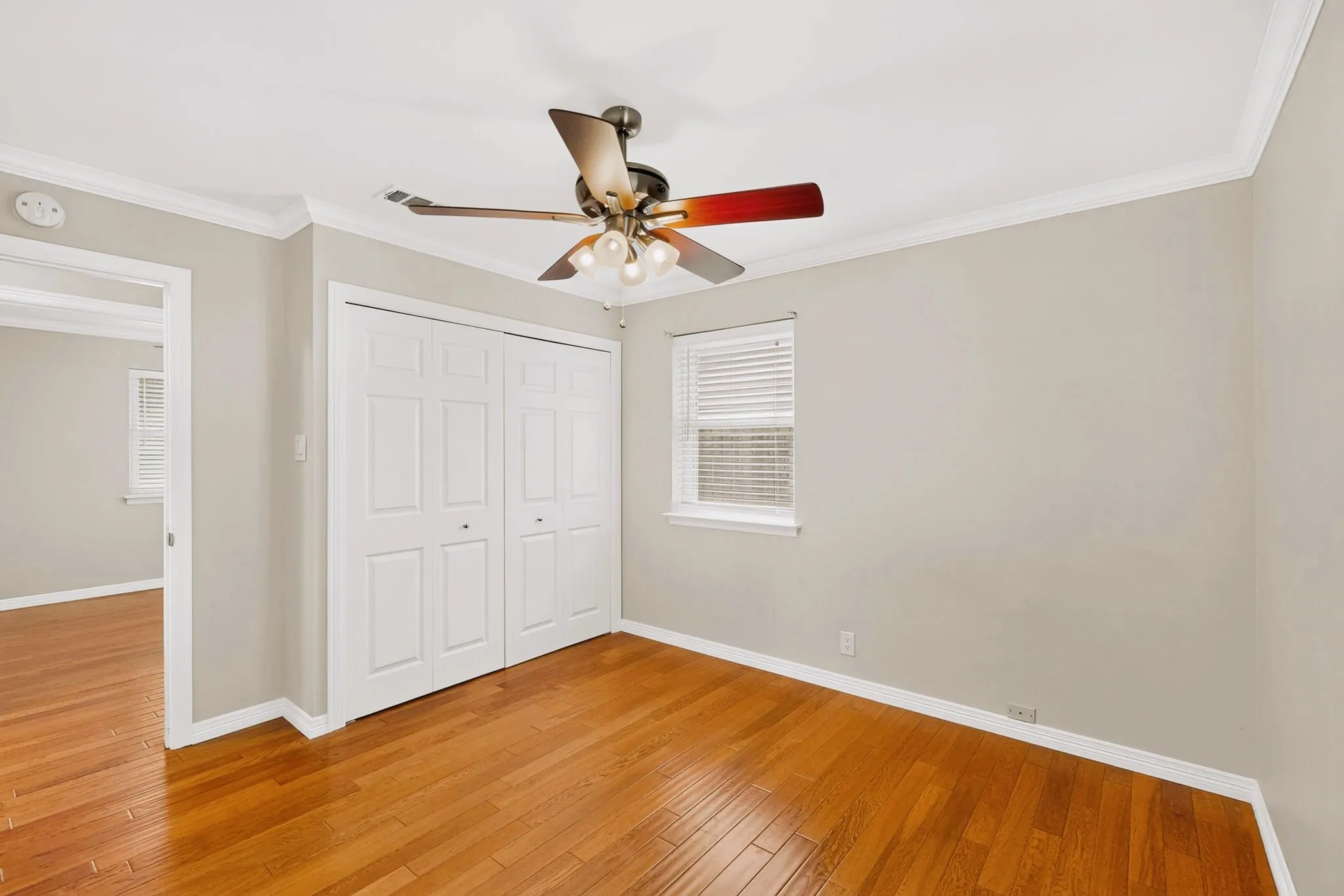 Single Family Residence For Sale in Tarrant County , 1207 Aransas Drive, Euless, Texas 76039, 3 Bedroom, 1 Bathroom, 1 Garage spaces, 1,132 Sqft, built in 1963, mls#21348771, Real Estate Agent in Euless, Homes For Sale in Tarrant county, Homes For Sale in Euless, Realtor in Euless Texas, Real Estate Brokerage Independent Realty Texas, Luminita Cordes Realtor