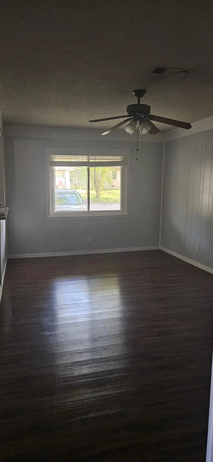 Single Family Residence For Rent in Dallas County , 1214 Burleson Street, Grand Prairie, Texas 75050, 3 Bedroom, 2 Bathroom, Garage spaces, 1,292 Sqft, built in 1954, mls#21348818, Real Estate Agent in Grand Prairie, Homes For Rent in Dallas county, Homes For Rent in Grand Prairie, Realtor in Grand Prairie Texas, Real Estate Brokerage Independent Realty Texas, Luminita Cordes Realtor
