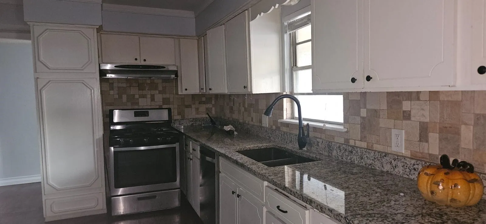 Single Family Residence For Rent in Dallas County , 1214 Burleson Street, Grand Prairie, Texas 75050, 3 Bedroom, 2 Bathroom, Garage spaces, 1,292 Sqft, built in 1954, mls#21348818, Real Estate Agent in Grand Prairie, Homes For Rent in Dallas county, Homes For Rent in Grand Prairie, Realtor in Grand Prairie Texas, Real Estate Brokerage Independent Realty Texas, Luminita Cordes Realtor