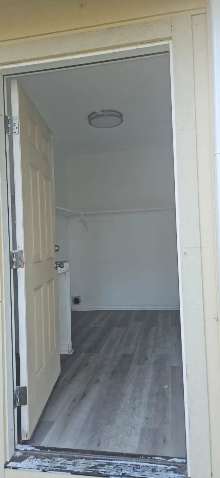 Single Family Residence For Rent in Dallas County , 1214 Burleson Street, Grand Prairie, Texas 75050, 3 Bedroom, 2 Bathroom, Garage spaces, 1,292 Sqft, built in 1954, mls#21348818, Real Estate Agent in Grand Prairie, Homes For Rent in Dallas county, Homes For Rent in Grand Prairie, Realtor in Grand Prairie Texas, Real Estate Brokerage Independent Realty Texas, Luminita Cordes Realtor