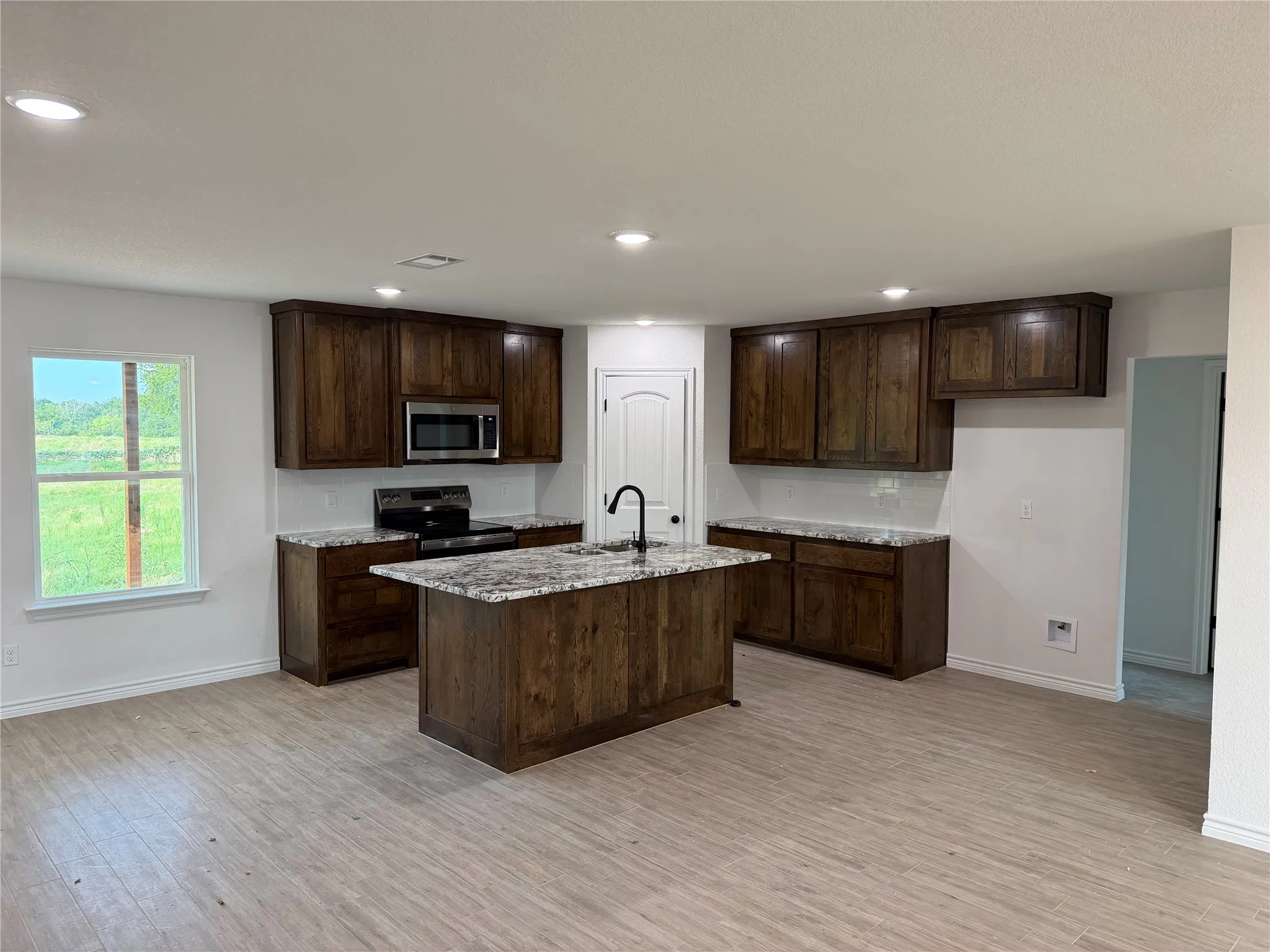 Single Family Residence For Sale in Parker County , 1013 Virgil Court, Springtown, Texas 76082, 3 Bedroom, 2 Bathroom, 2 Garage spaces, 1,514 Sqft, built in 2026, mls#21349845, Real Estate Agent in Springtown, Homes For Sale in Parker county, Homes For Sale in Springtown, Realtor in Springtown Texas, Real Estate Brokerage Independent Realty Texas, Luminita Cordes Realtor