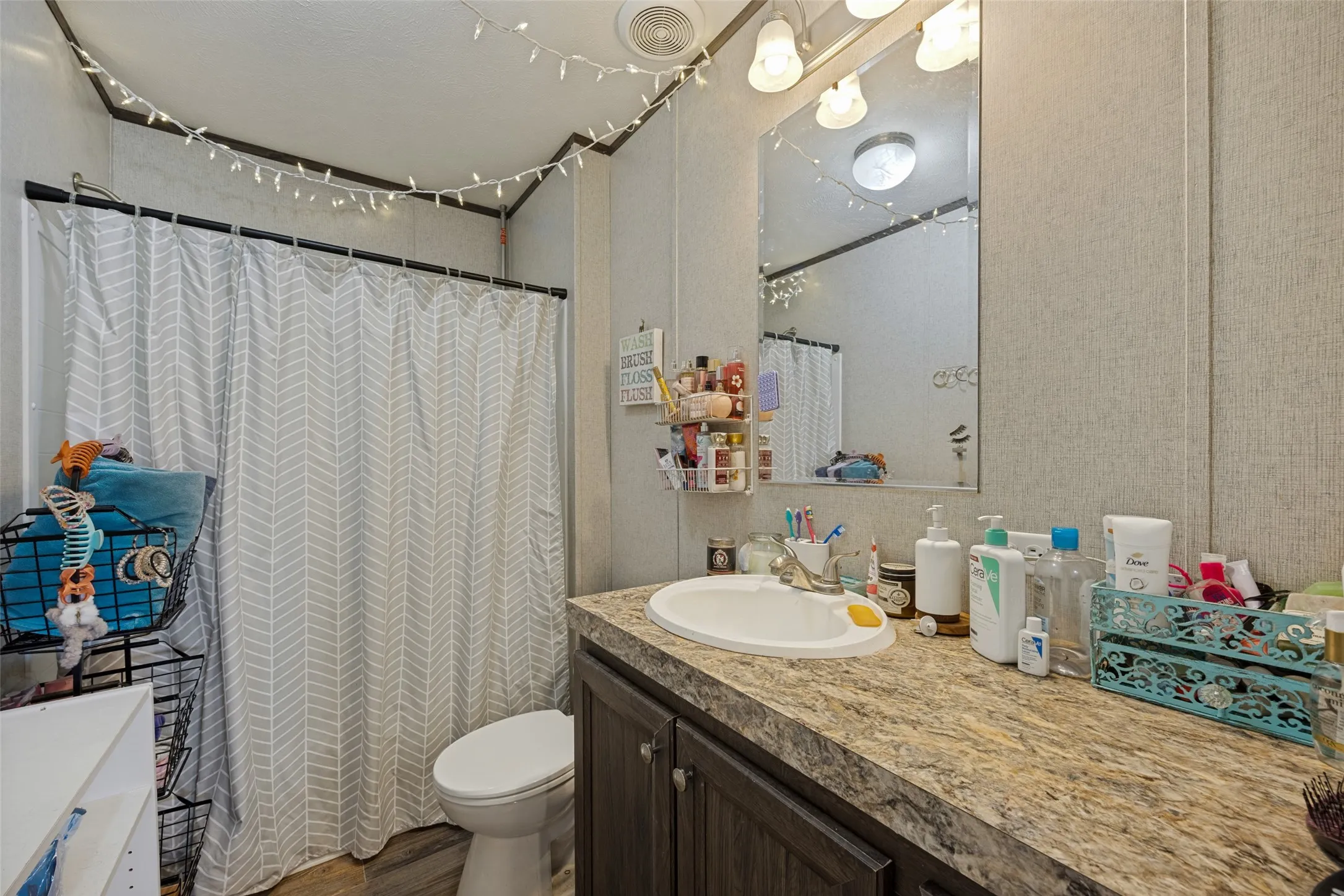 Mobile Home For Sale in Collin County , 6705 Andrew Court, Princeton, Texas 75407, 3 Bedroom, 2 Bathroom, Garage spaces, 1,456 Sqft, built in 2017, mls#21343025, Real Estate Agent in Princeton, Homes For Sale in Collin county, Homes For Sale in Princeton, Realtor in Princeton Texas, Real Estate Brokerage Independent Realty Texas, Luminita Cordes Realtor