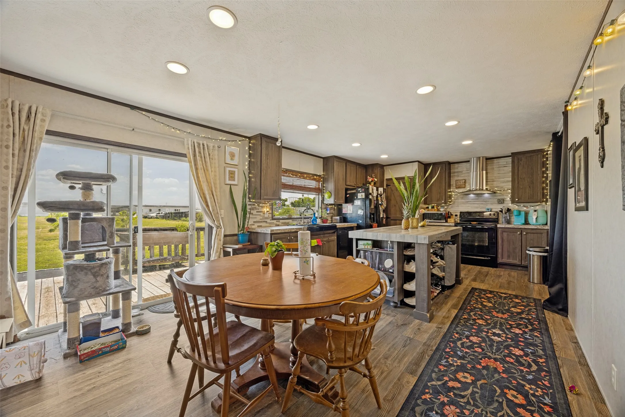 Mobile Home For Sale in Collin County , 6705 Andrew Court, Princeton, Texas 75407, 3 Bedroom, 2 Bathroom, Garage spaces, 1,456 Sqft, built in 2017, mls#21343025, Real Estate Agent in Princeton, Homes For Sale in Collin county, Homes For Sale in Princeton, Realtor in Princeton Texas, Real Estate Brokerage Independent Realty Texas, Luminita Cordes Realtor