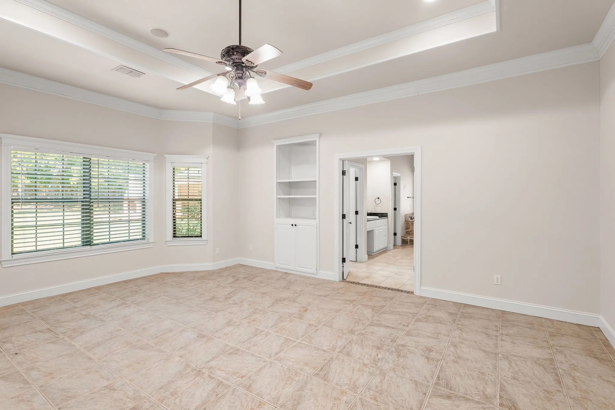 Single Family Residence For Sale in Mc Lennan County , 735 Winding Trail, Crawford, Texas 76638, 3 Bedrooms, 4 Bathrooms, 2 Garage spaces, 3,296 Sqft, built in 2004, Price $735,000, mls#21349493, Real Estate Agent in Crawford, Homes For Sale in Mc Lennan county, Homes For Sale in Crawford, Realtor in Crawford Texas, Real Estate Brokerage Independent Realty Texas, Luminita Cordes Realtor
