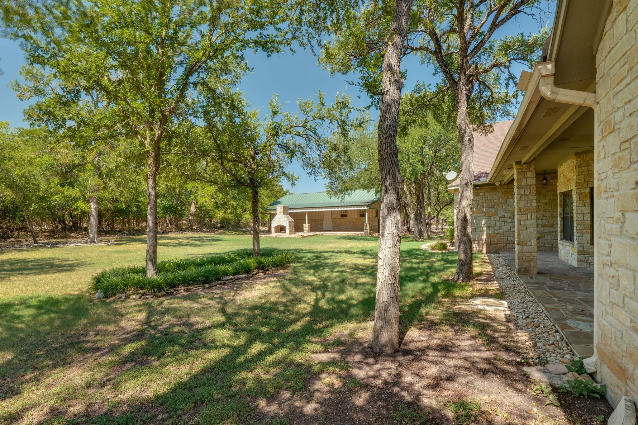 Single Family Residence For Sale in Mc Lennan County , 735 Winding Trail, Crawford, Texas 76638, 3 Bedrooms, 4 Bathrooms, 2 Garage spaces, 3,296 Sqft, built in 2004, Price $735,000, mls#21349493, Real Estate Agent in Crawford, Homes For Sale in Mc Lennan county, Homes For Sale in Crawford, Realtor in Crawford Texas, Real Estate Brokerage Independent Realty Texas, Luminita Cordes Realtor