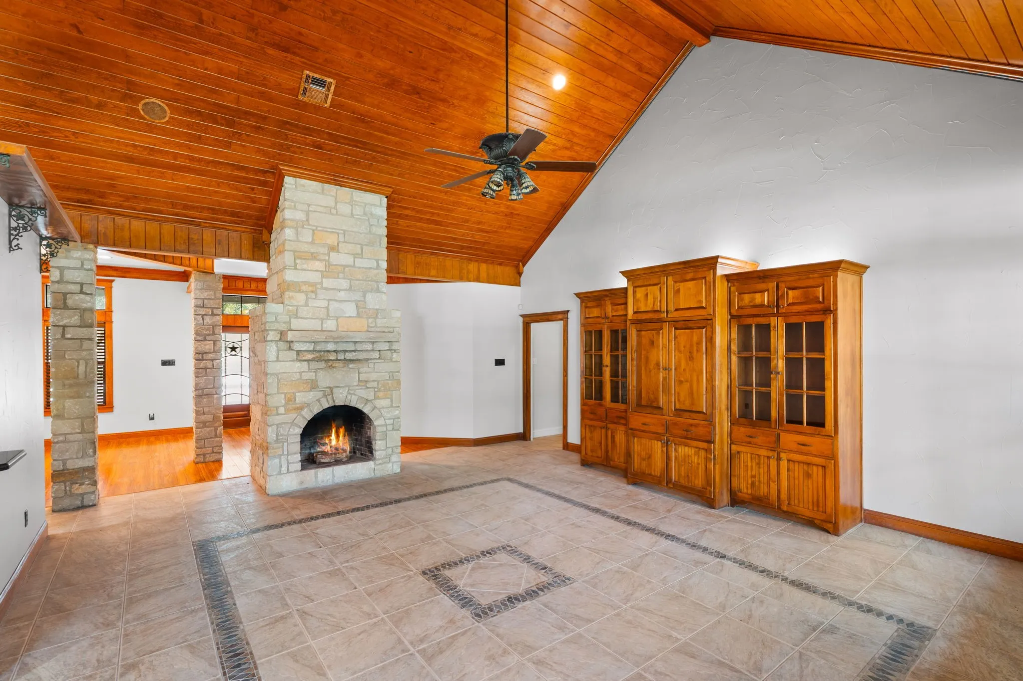 Single Family Residence For Sale in Mc Lennan County , 735 Winding Trail, Crawford, Texas 76638, 3 Bedrooms, 4 Bathrooms, 2 Garage spaces, 3,296 Sqft, built in 2004, Price $735,000, mls#21349493, Real Estate Agent in Crawford, Homes For Sale in Mc Lennan county, Homes For Sale in Crawford, Realtor in Crawford Texas, Real Estate Brokerage Independent Realty Texas, Luminita Cordes Realtor