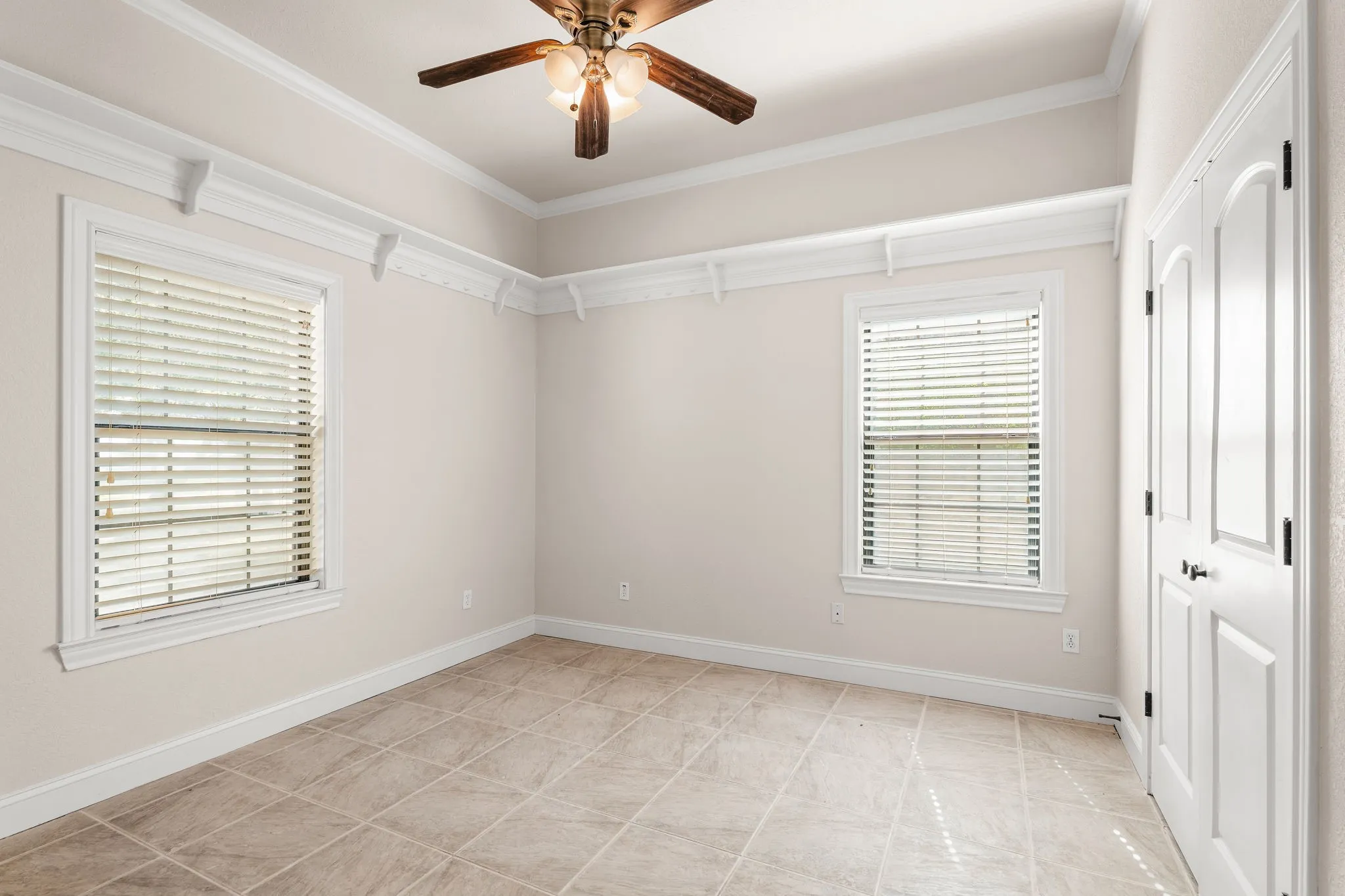 Single Family Residence For Sale in Mc Lennan County , 735 Winding Trail, Crawford, Texas 76638, 3 Bedrooms, 4 Bathrooms, 2 Garage spaces, 3,296 Sqft, built in 2004, Price $735,000, mls#21349493, Real Estate Agent in Crawford, Homes For Sale in Mc Lennan county, Homes For Sale in Crawford, Realtor in Crawford Texas, Real Estate Brokerage Independent Realty Texas, Luminita Cordes Realtor