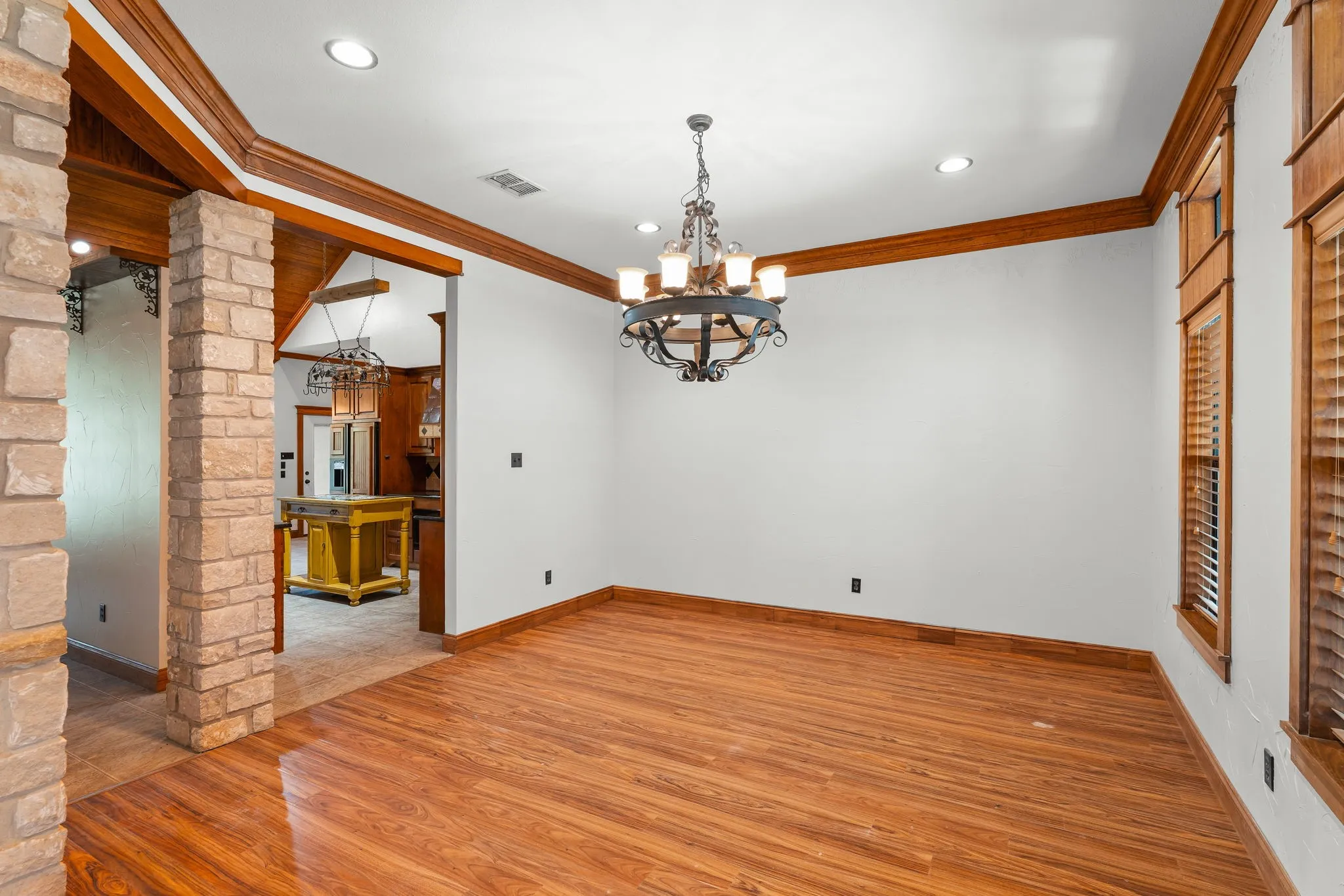 Single Family Residence For Sale in Mc Lennan County , 735 Winding Trail, Crawford, Texas 76638, 3 Bedrooms, 4 Bathrooms, 2 Garage spaces, 3,296 Sqft, built in 2004, Price $735,000, mls#21349493, Real Estate Agent in Crawford, Homes For Sale in Mc Lennan county, Homes For Sale in Crawford, Realtor in Crawford Texas, Real Estate Brokerage Independent Realty Texas, Luminita Cordes Realtor