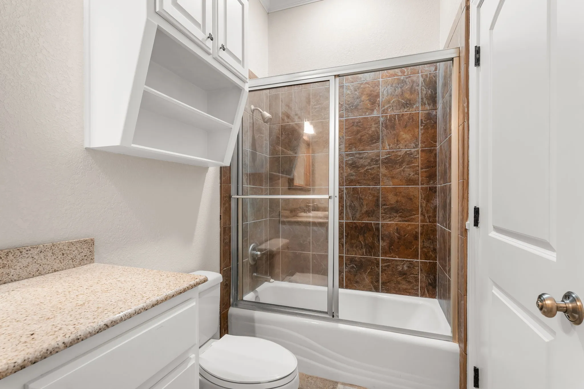 Single Family Residence For Sale in Mc Lennan County , 735 Winding Trail, Crawford, Texas 76638, 3 Bedrooms, 4 Bathrooms, 2 Garage spaces, 3,296 Sqft, built in 2004, Price $735,000, mls#21349493, Real Estate Agent in Crawford, Homes For Sale in Mc Lennan county, Homes For Sale in Crawford, Realtor in Crawford Texas, Real Estate Brokerage Independent Realty Texas, Luminita Cordes Realtor