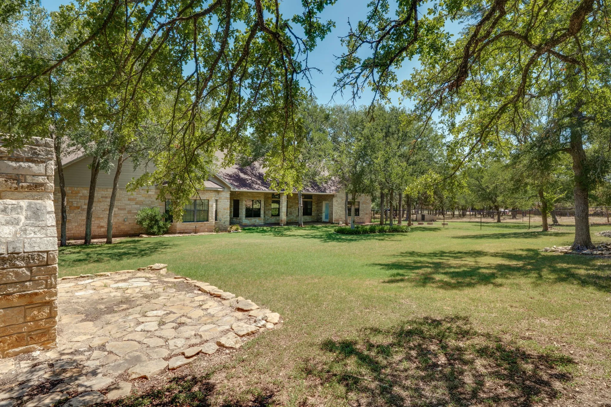 Single Family Residence For Sale in Mc Lennan County , 735 Winding Trail, Crawford, Texas 76638, 3 Bedrooms, 4 Bathrooms, 2 Garage spaces, 3,296 Sqft, built in 2004, Price $735,000, mls#21349493, Real Estate Agent in Crawford, Homes For Sale in Mc Lennan county, Homes For Sale in Crawford, Realtor in Crawford Texas, Real Estate Brokerage Independent Realty Texas, Luminita Cordes Realtor
